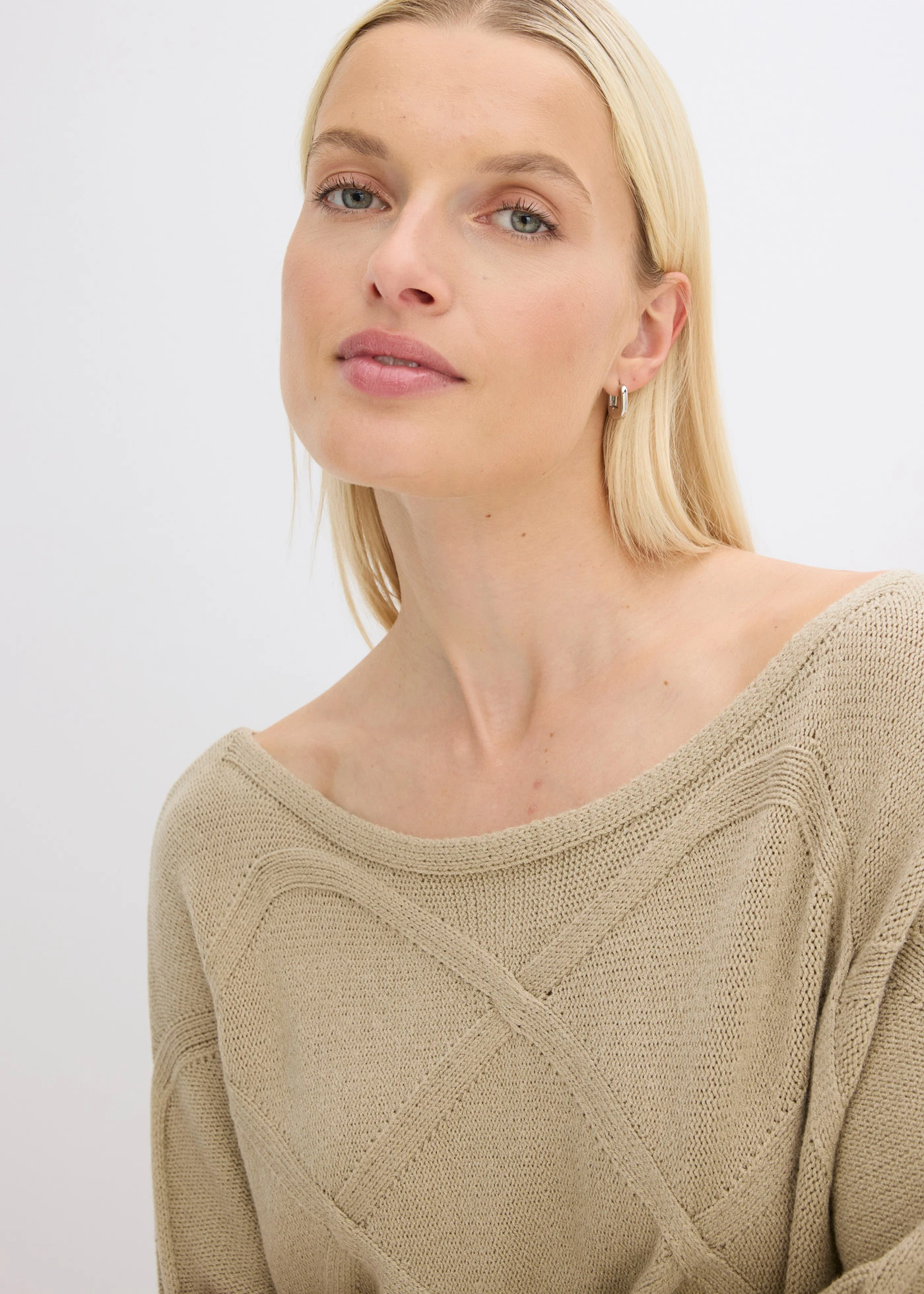 Pull à motif torsadé horizontal • roseau mat • Boutique bonprix