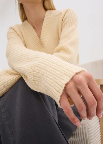 Oversize svetr s výstřihem do V • šedobéžový melír • bonprix obchod