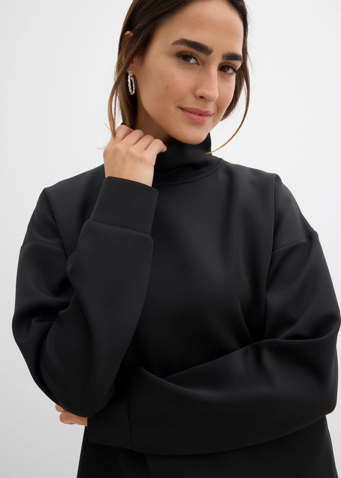 Mikina se stojáčkem, z materiálu scuba • černá • bonprix obchod