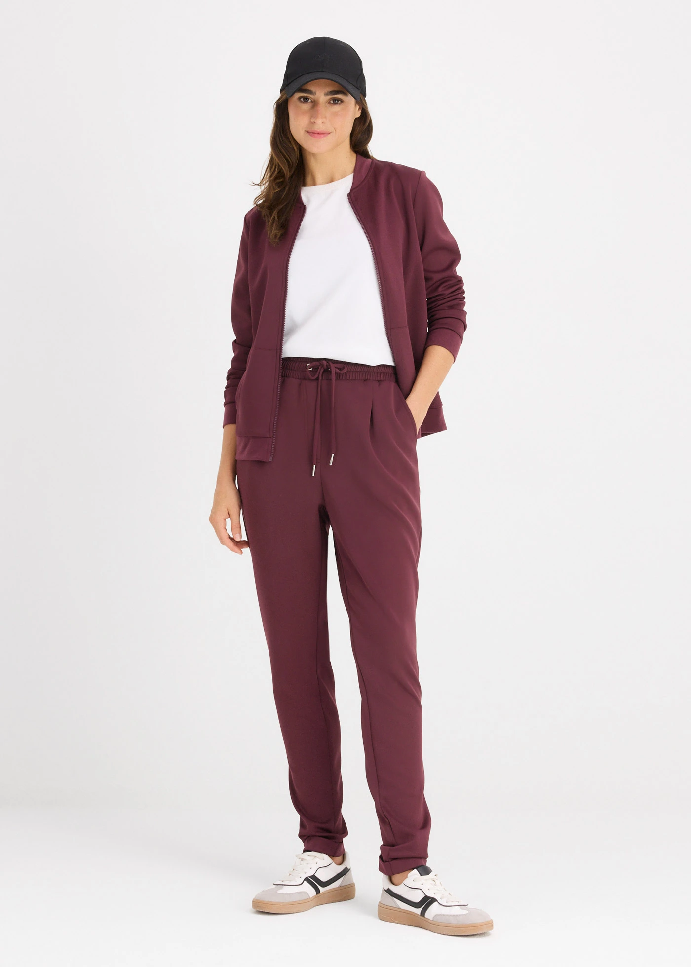 Chino kalhoty z materiálu scuba • vínová • bonprix obchod