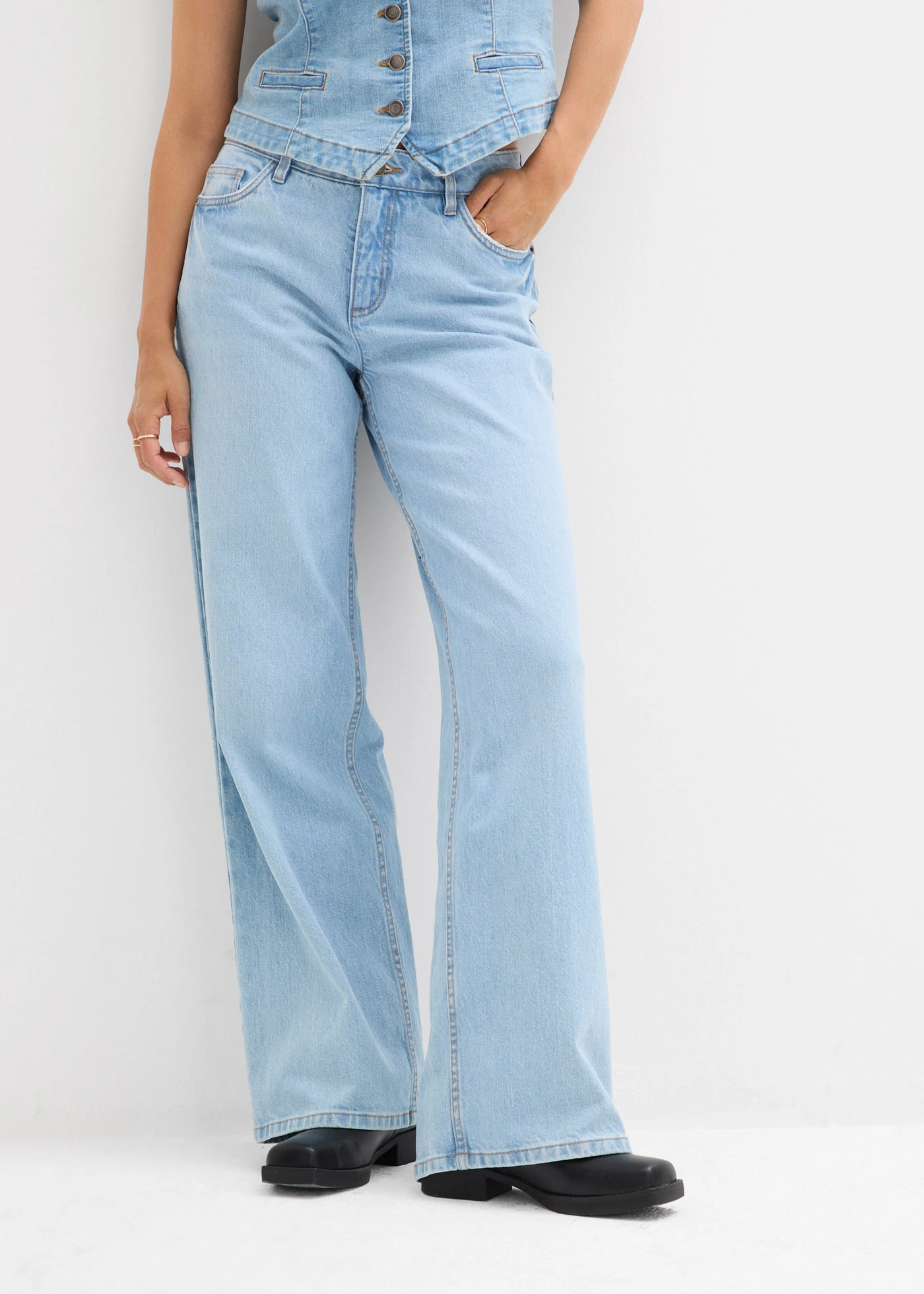 Wide Leg farmer, Mid Waist • jégkék denim, használt hatású • bonprix áruház