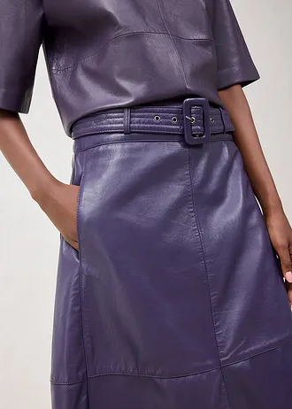 Jupe en cuir d’agneau nappa avec ceinture (ens. 2 pces) • prune • Boutique bonprix