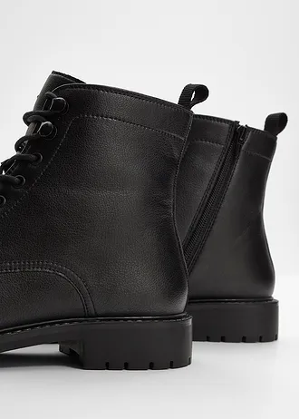 Veterboots met profielzool • zwart • bonprix online shop