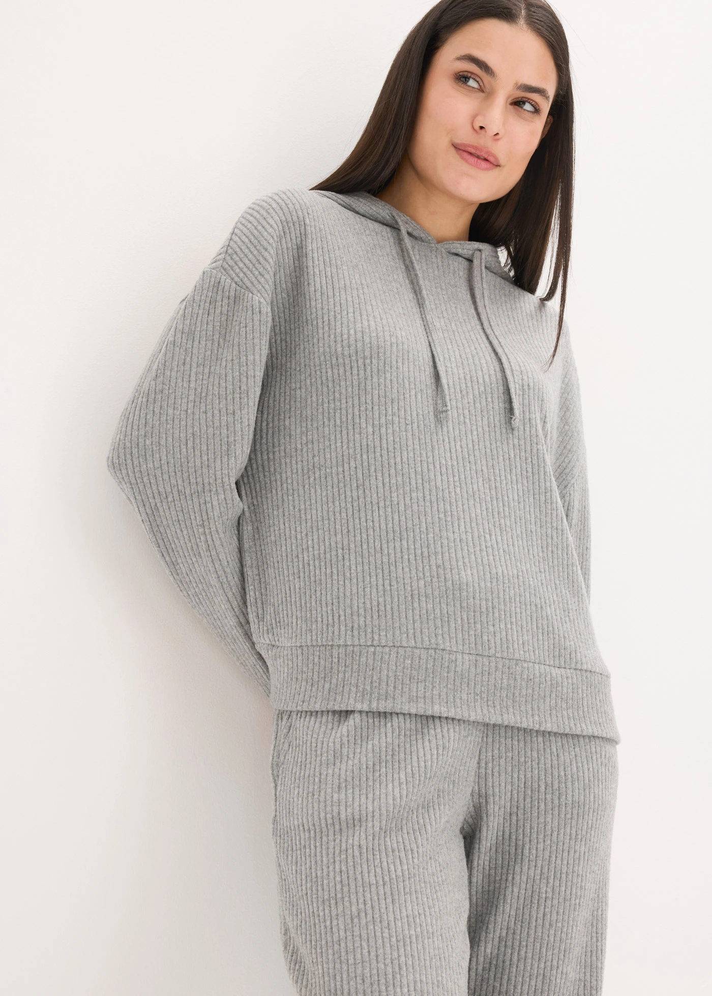 Domácí souprava z měkkého žebrovaného materiálu, oversize • šedý melír • bonprix obchod