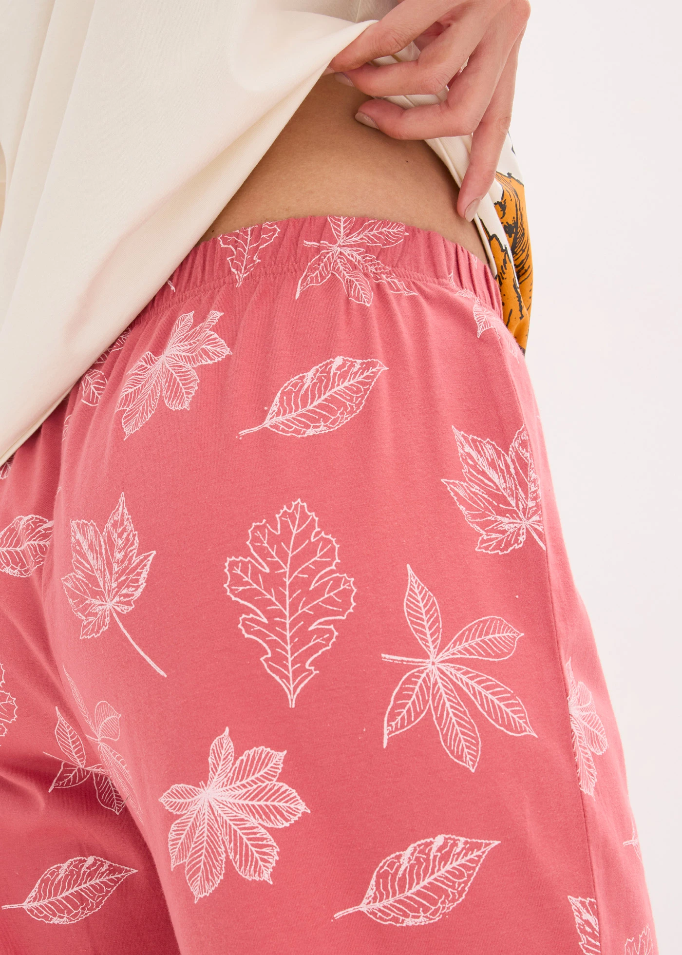 Capri pyžamo z čisté organické bavlny • přírodní bílo-kouřově malinová s potiskem • bonprix obchod