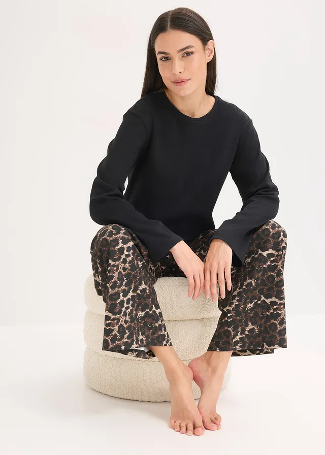 Pyjama avec haut côtelé et pantalon ample • léopard • product-page.page-title-suffix