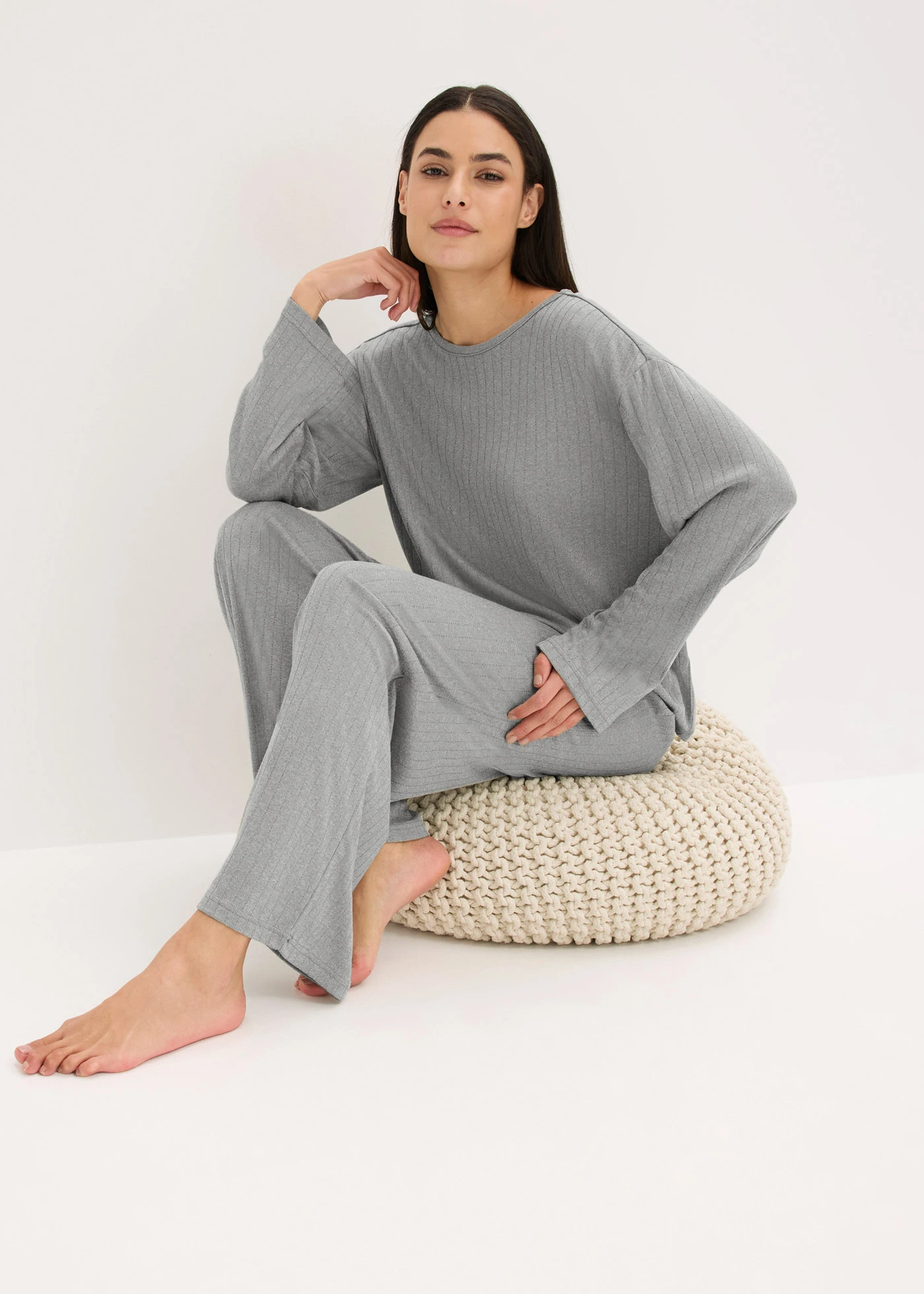 Pyžamo z měkkého žerzeje pointelle • světle šedý melír • bonprix obchod