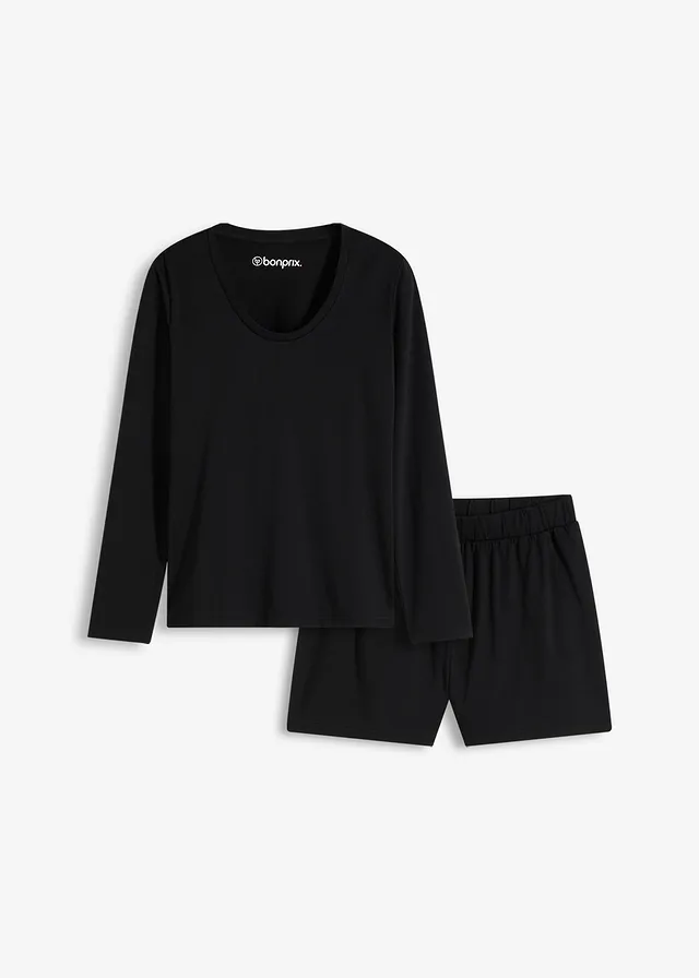 Pijama scurtă din material vaporos și moale