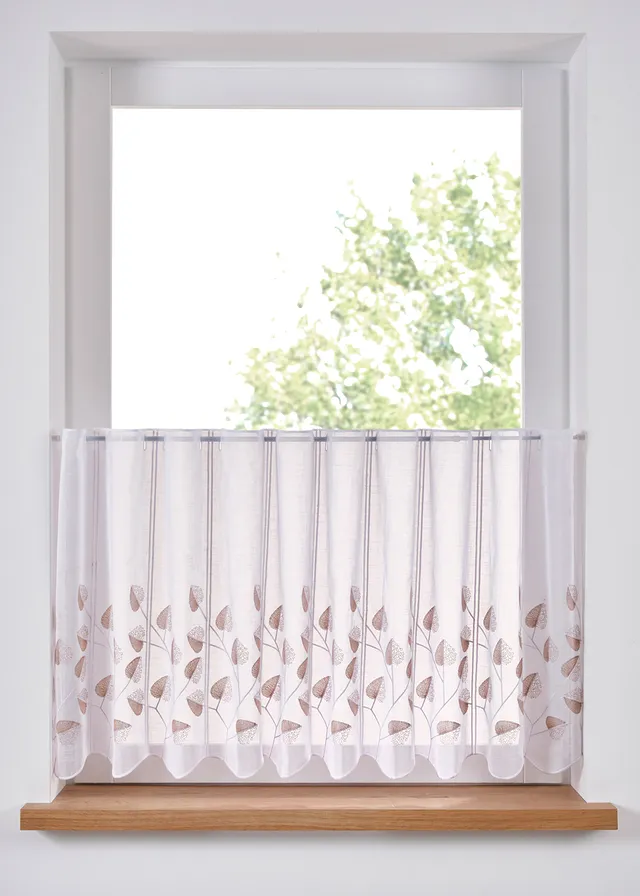 Perdea scurtă cu broderie