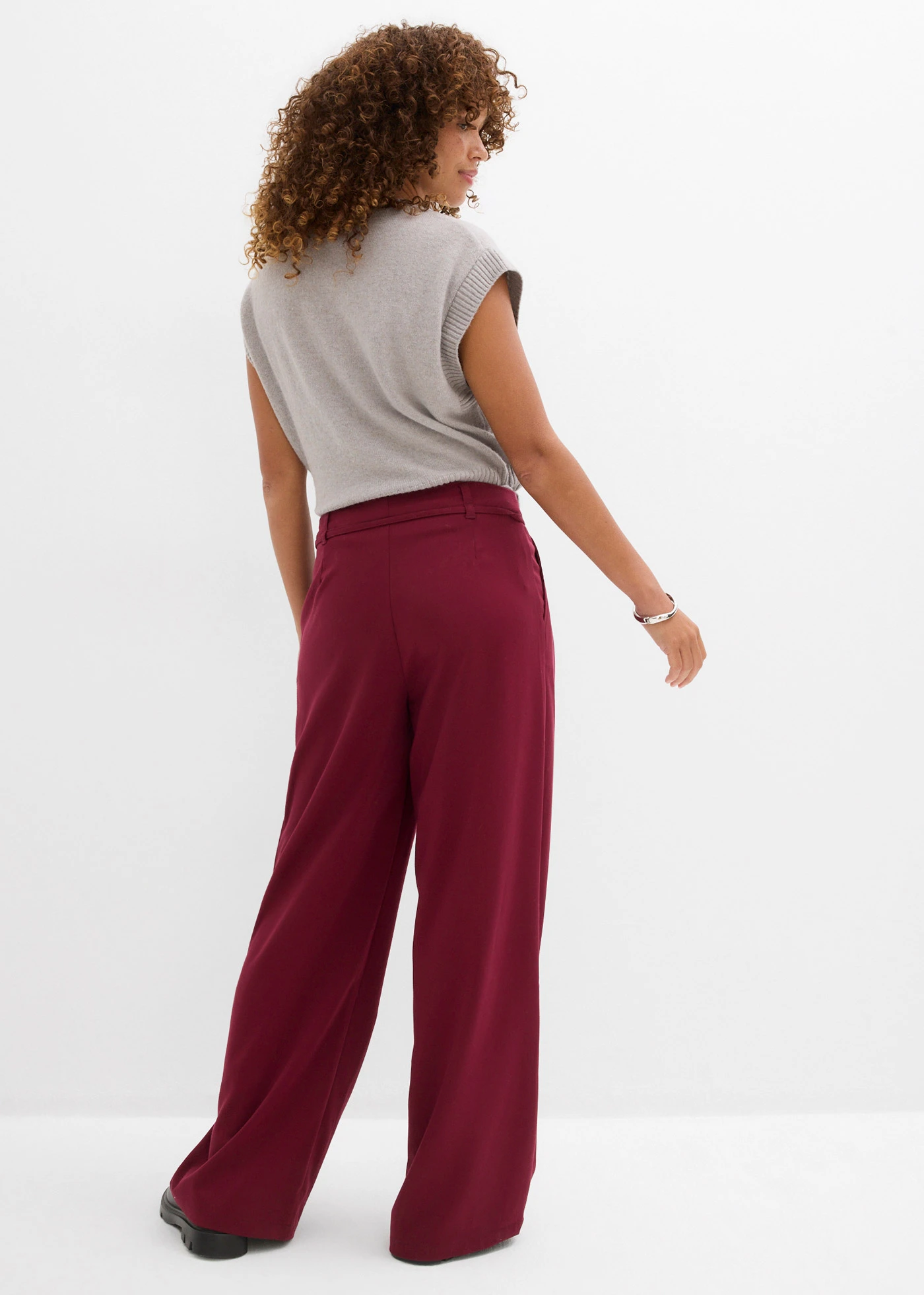 Pantalon à pinces avec lien à nouer • bordeaux • Boutique bonprix