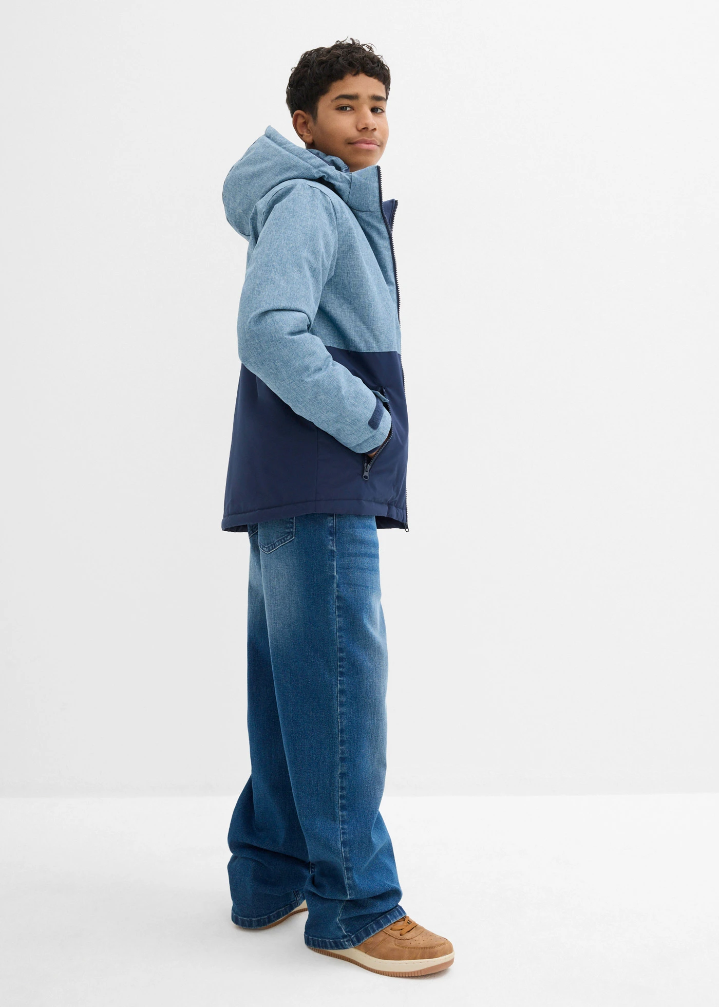 Gewatteerde winterjas in colourblocking met capuchon • donkerblauw/golfblauw gemêleerd • bonprix online shop