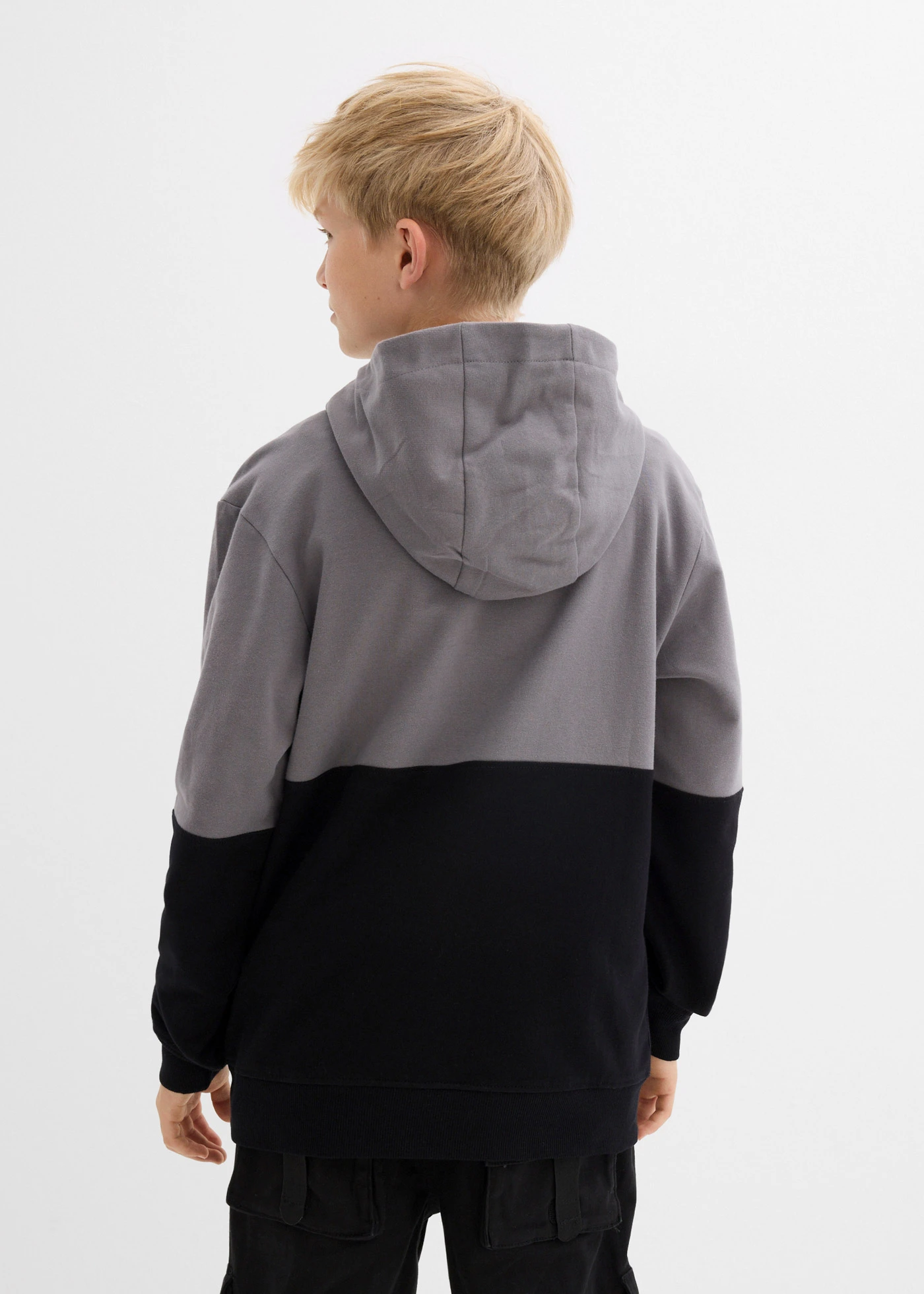 Sweat-shirt à capuche garçon • gris fumé-noir imprimé • Boutique bonprix