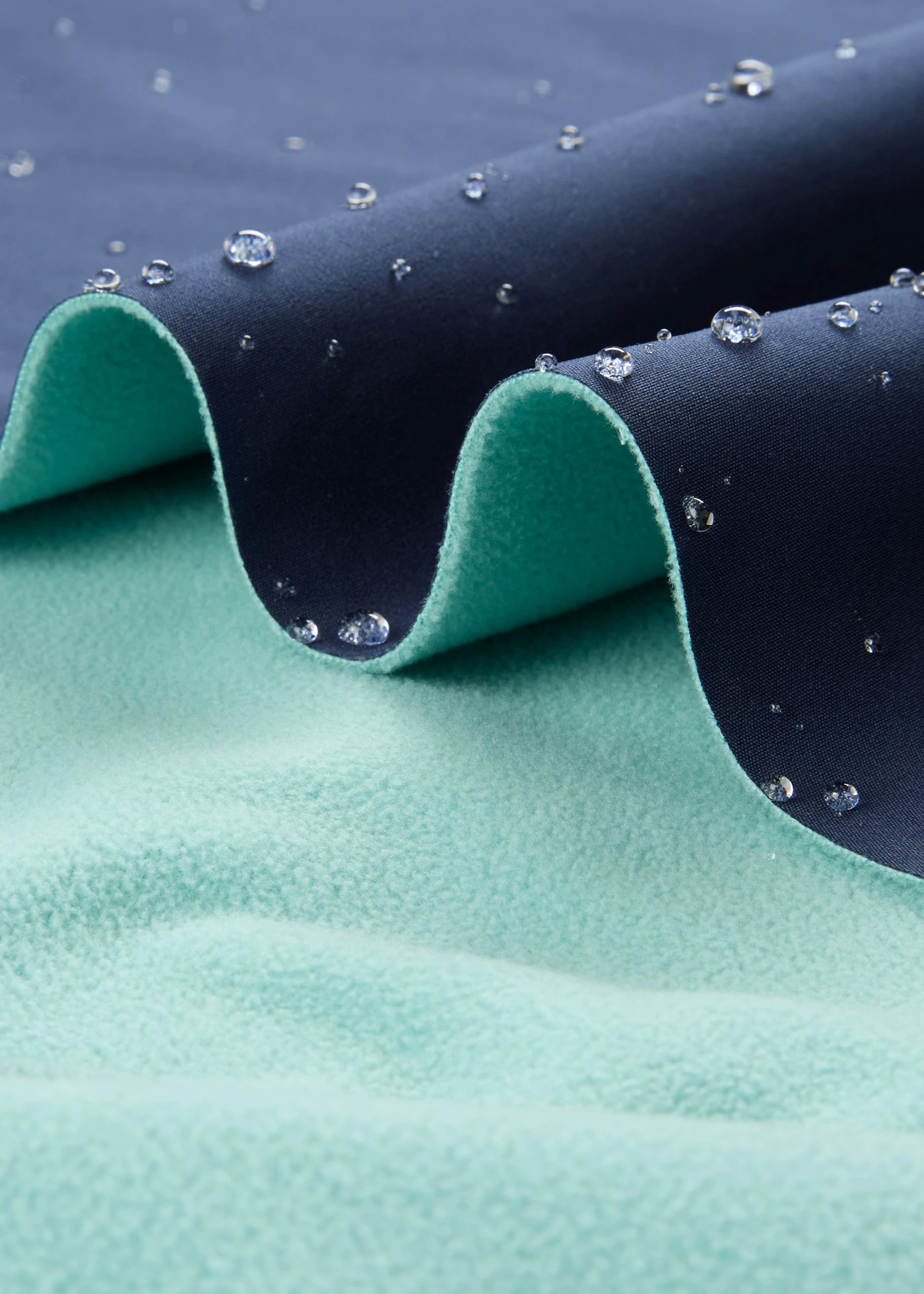 Veste softshell imperméable à capuche • bleu foncé-turquoise clair • Boutique bonprix