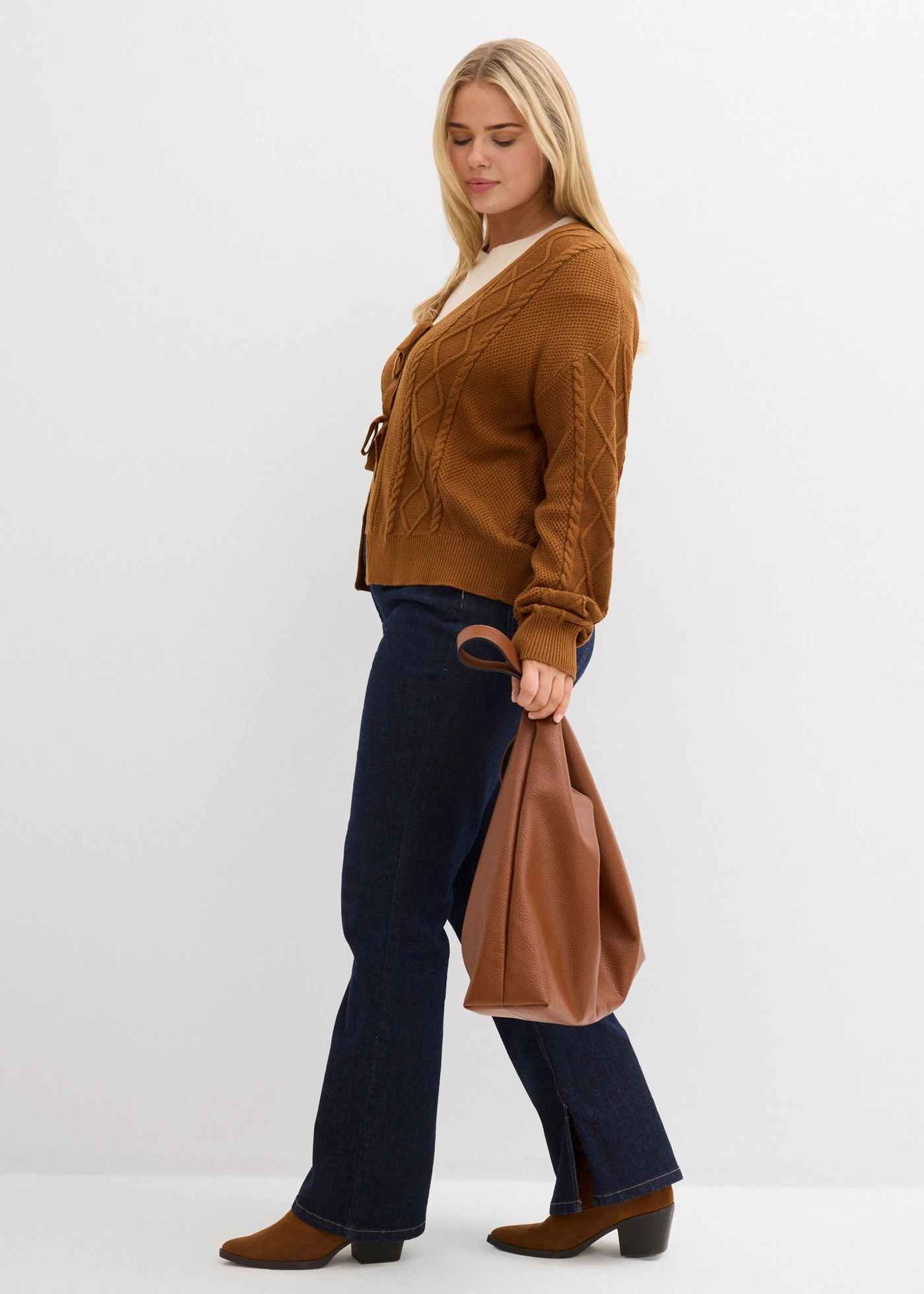 Pletený kabátek s mašličkami • nugátová plus size • bonprix obchod