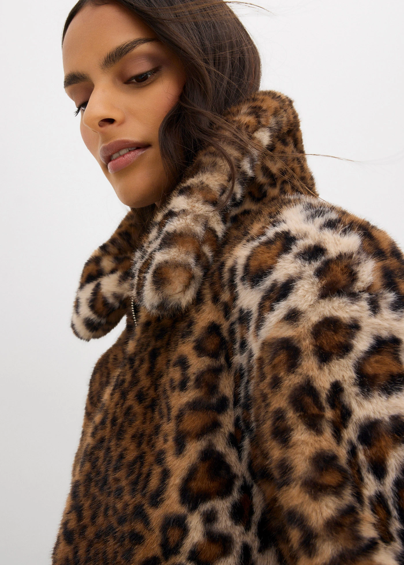 Oversize bunda z umělé kožešiny • světle pískovo- hnědá moka-černá s leopardím potiskem • bonprix obchod