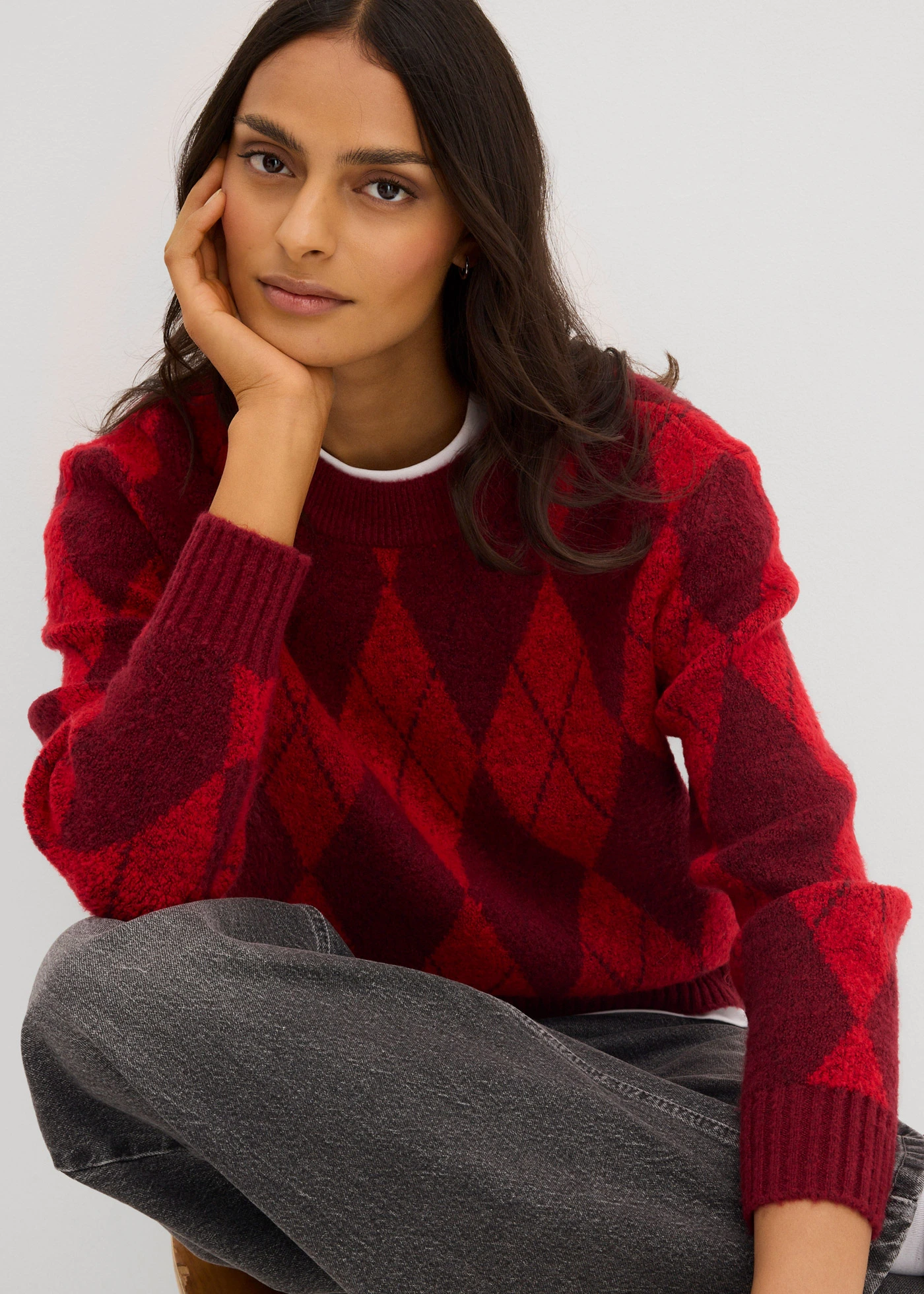 Svetr z jemné pleteniny s kostkovaným vzorem • lávově červená kostkovaná • bonprix obchod
