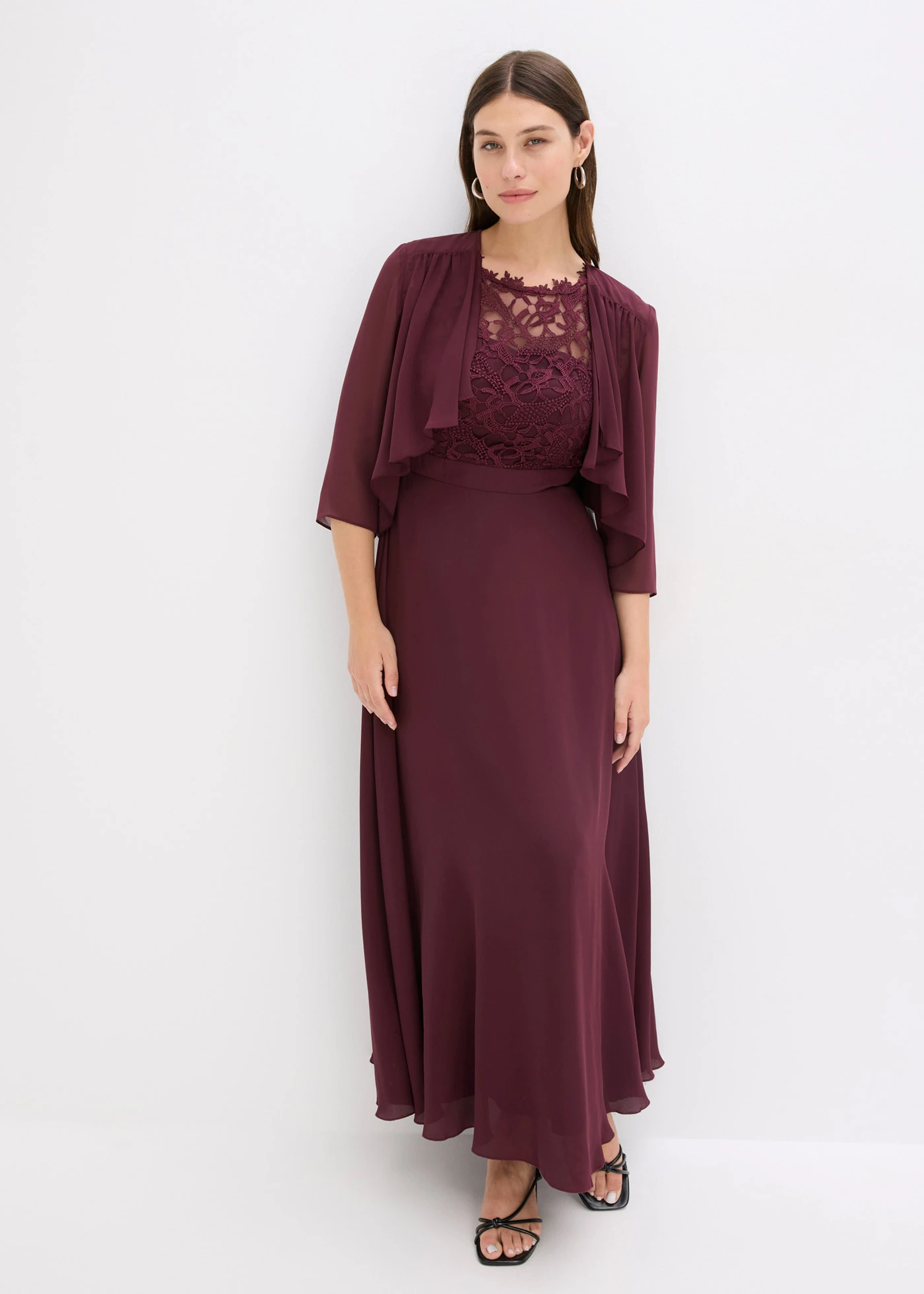 Robe longue de soirée à dentelle • bordeaux • Boutique bonprix