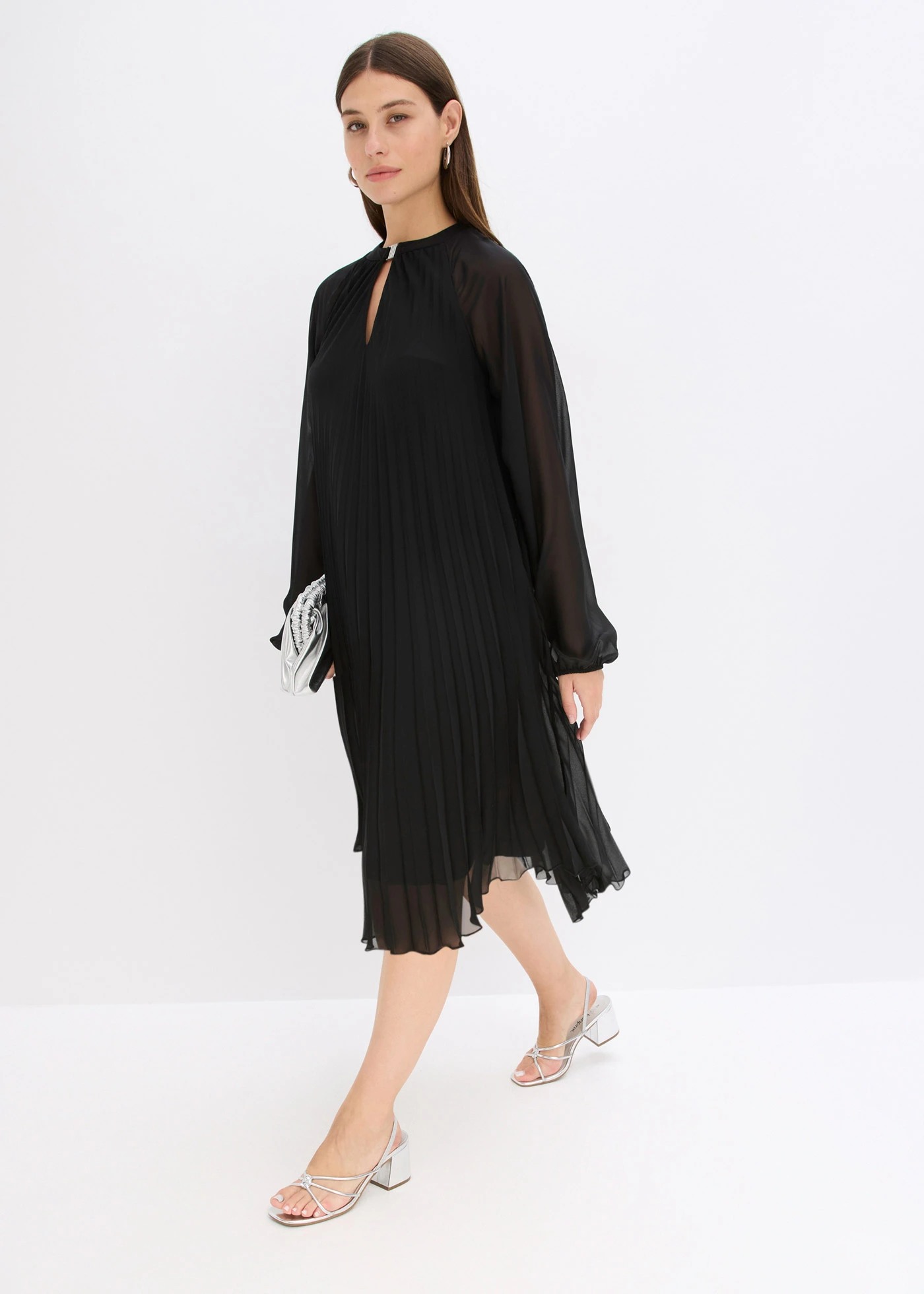 Rochie mini din șifon fin, plisat • negru • magazin bonprix