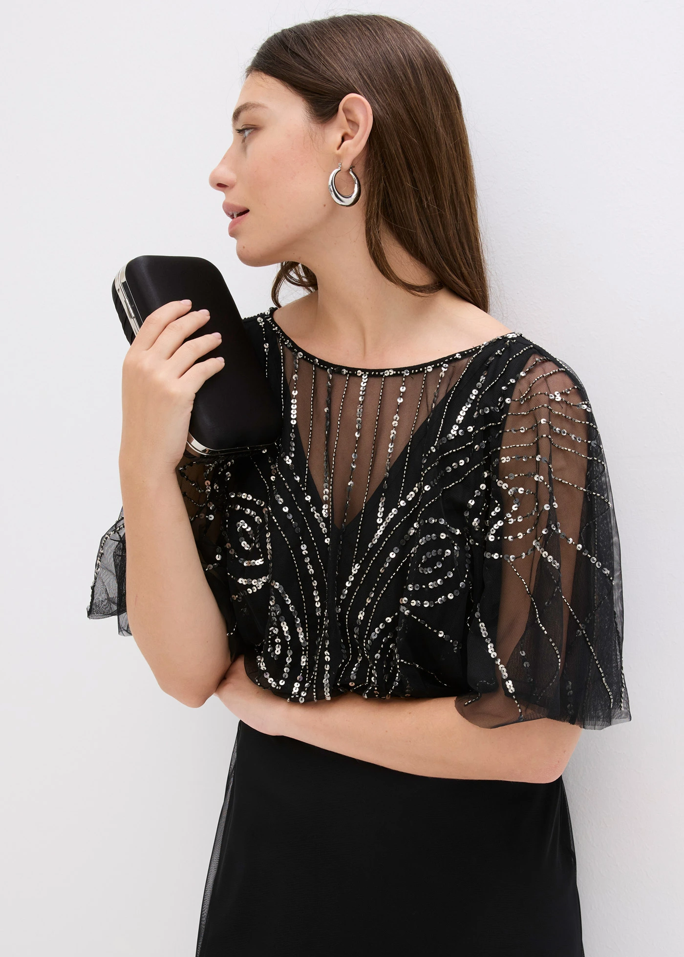 Maxi šaty z jemného tylu, s výšivkou s flitry • černá • bonprix obchod