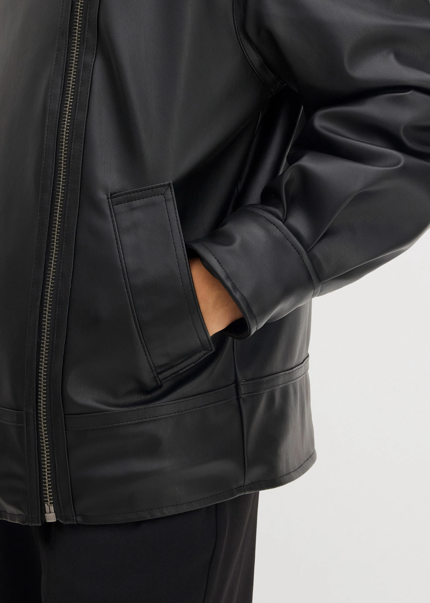 Bunda z umělé kůže s umělou kožešinou s leopardím vzorem • černá • bonprix obchod