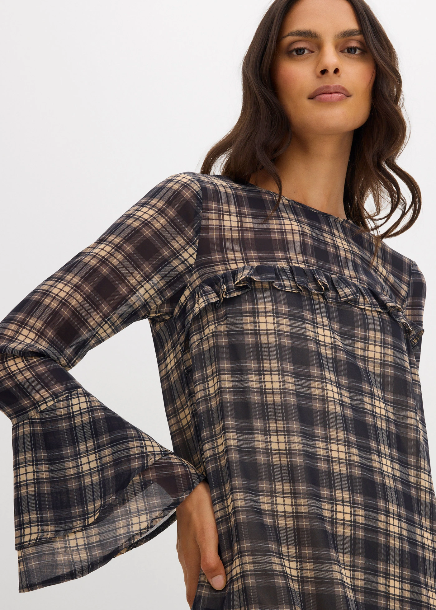 Robe en mousseline à volants • noir carreaux • Boutique bonprix