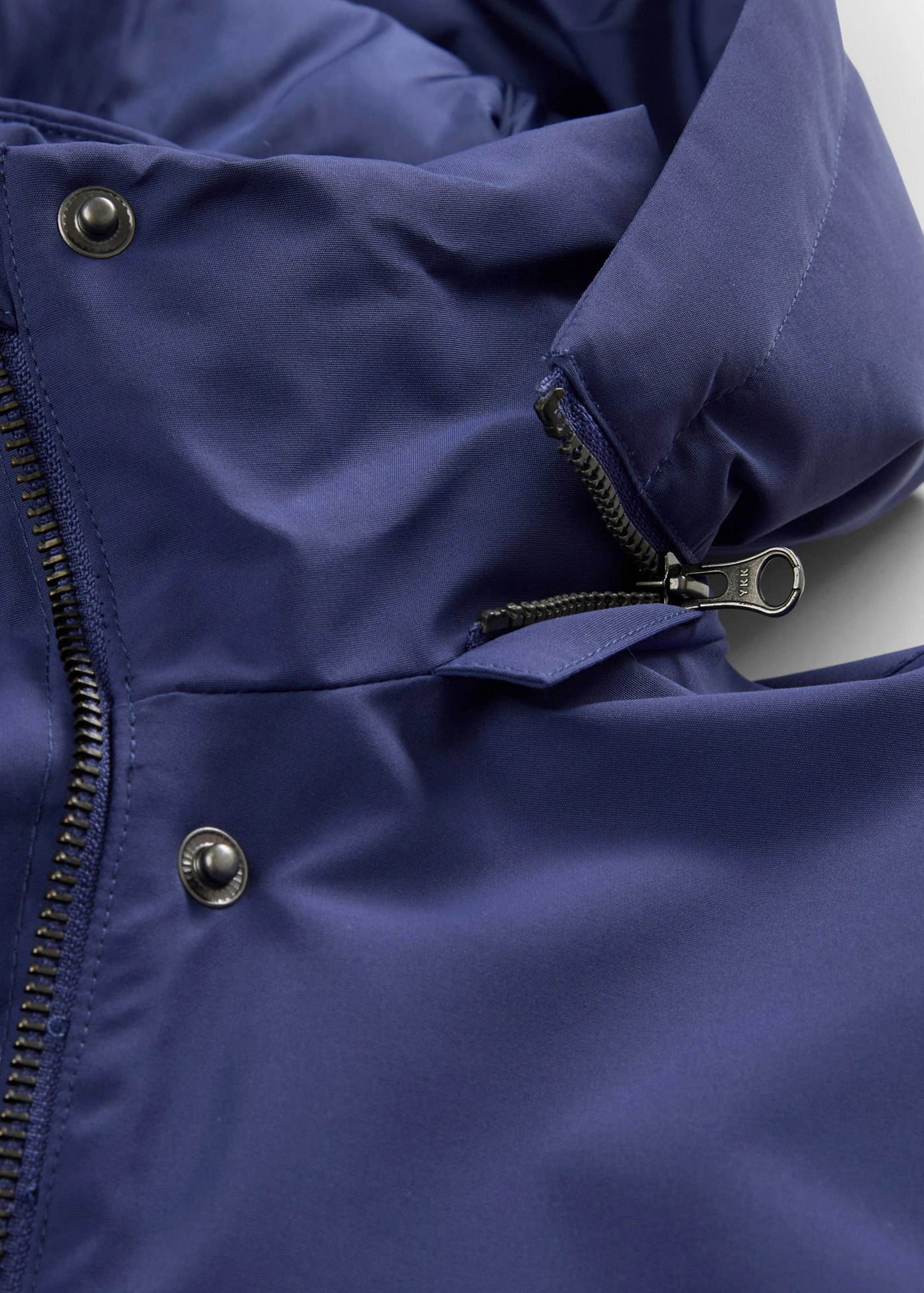 Zimní bunda s nakládanými kapsami • tmavá tichomořská • bonprix obchod