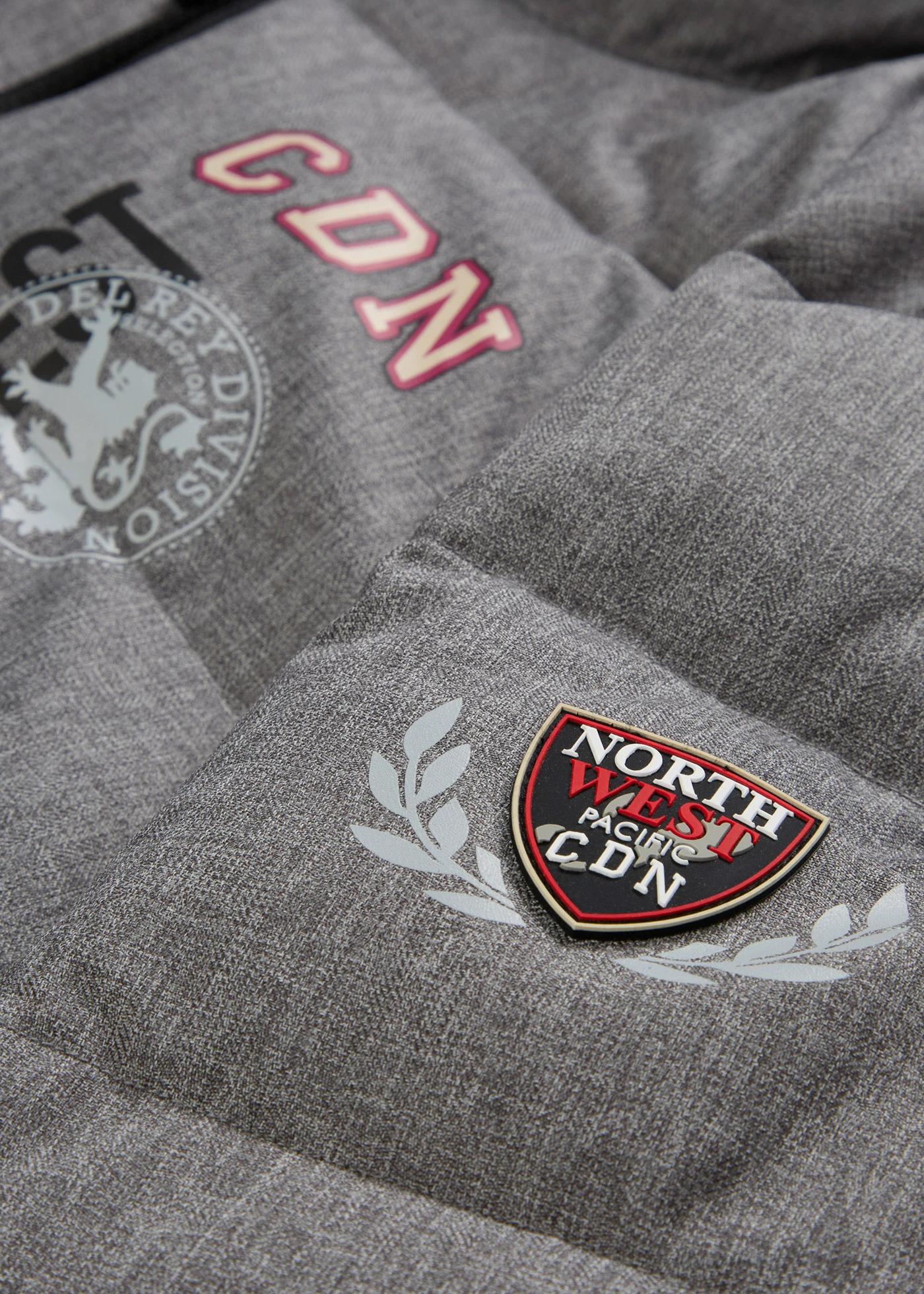 Doudoune chaude à capuche • gris chiné • Boutique bonprix