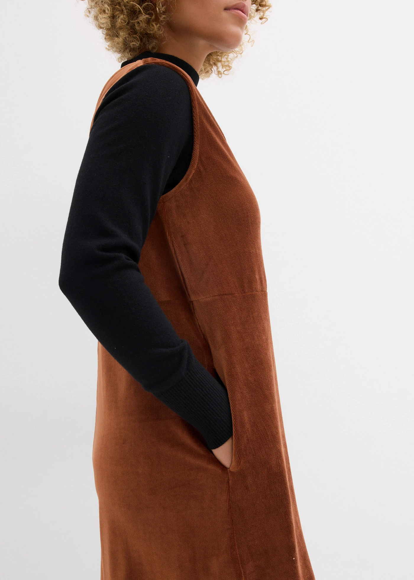 Šaty s laclem, ze žerzejového manšestru • cihlově hnědá • bonprix obchod