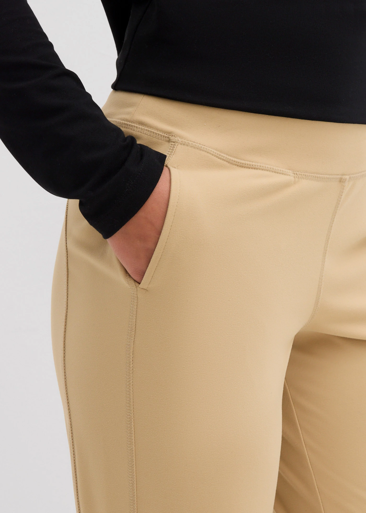 Ultrasofte sport harembroek in caprilengte • lichtkaki • bonprix online shop