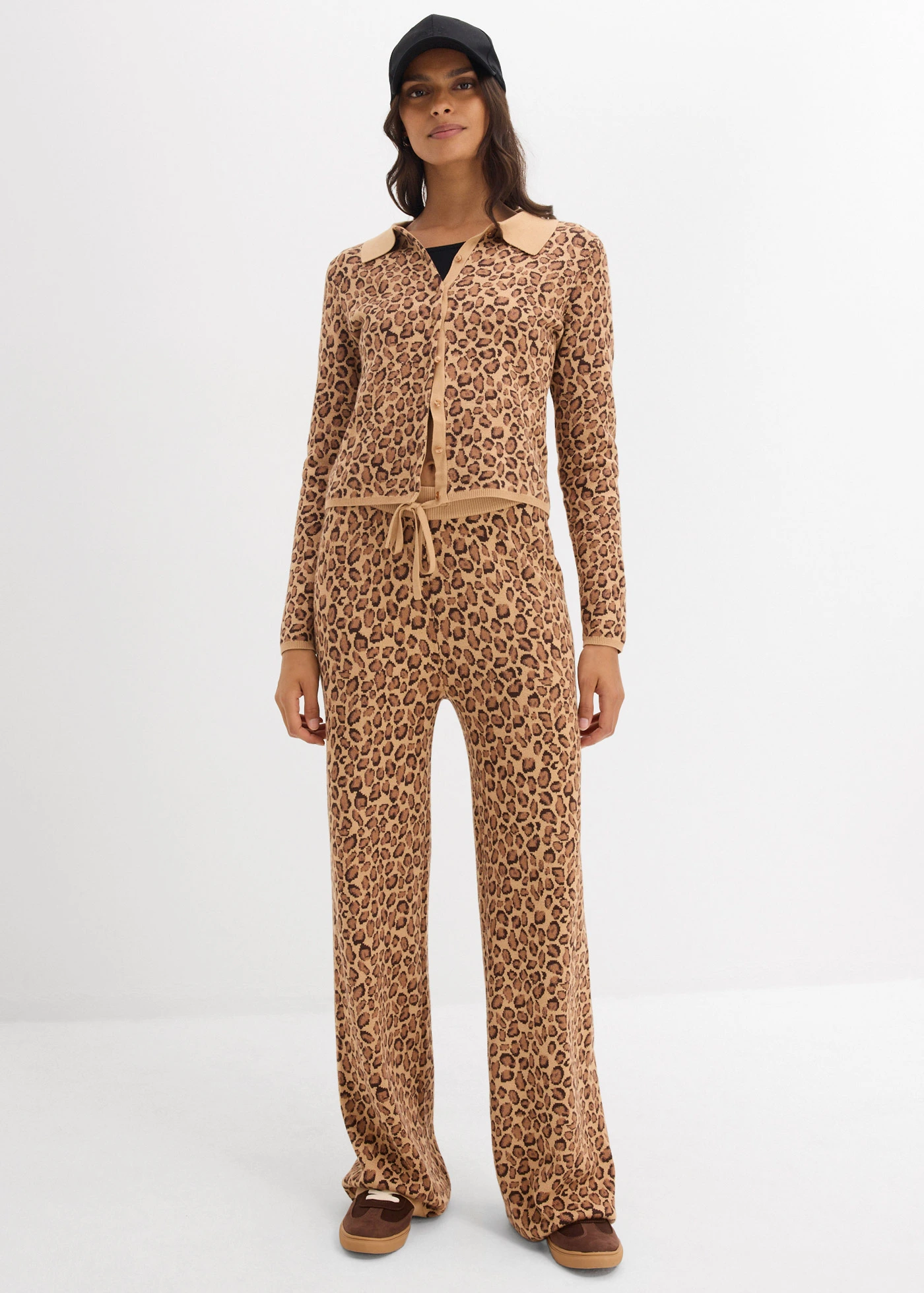 Krátký kabátek z jemné pleteniny • tmavě hnědá s leopardím vzorem • bonprix obchod