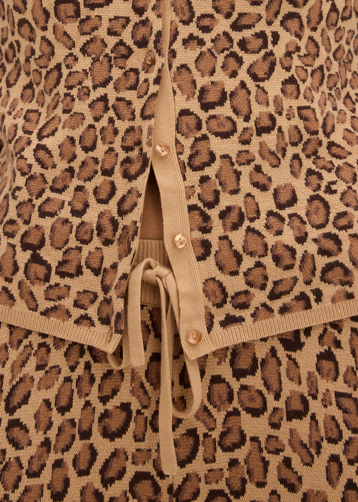 Krátký kabátek z jemné pleteniny • tmavě hnědá s leopardím vzorem • bonprix obchod