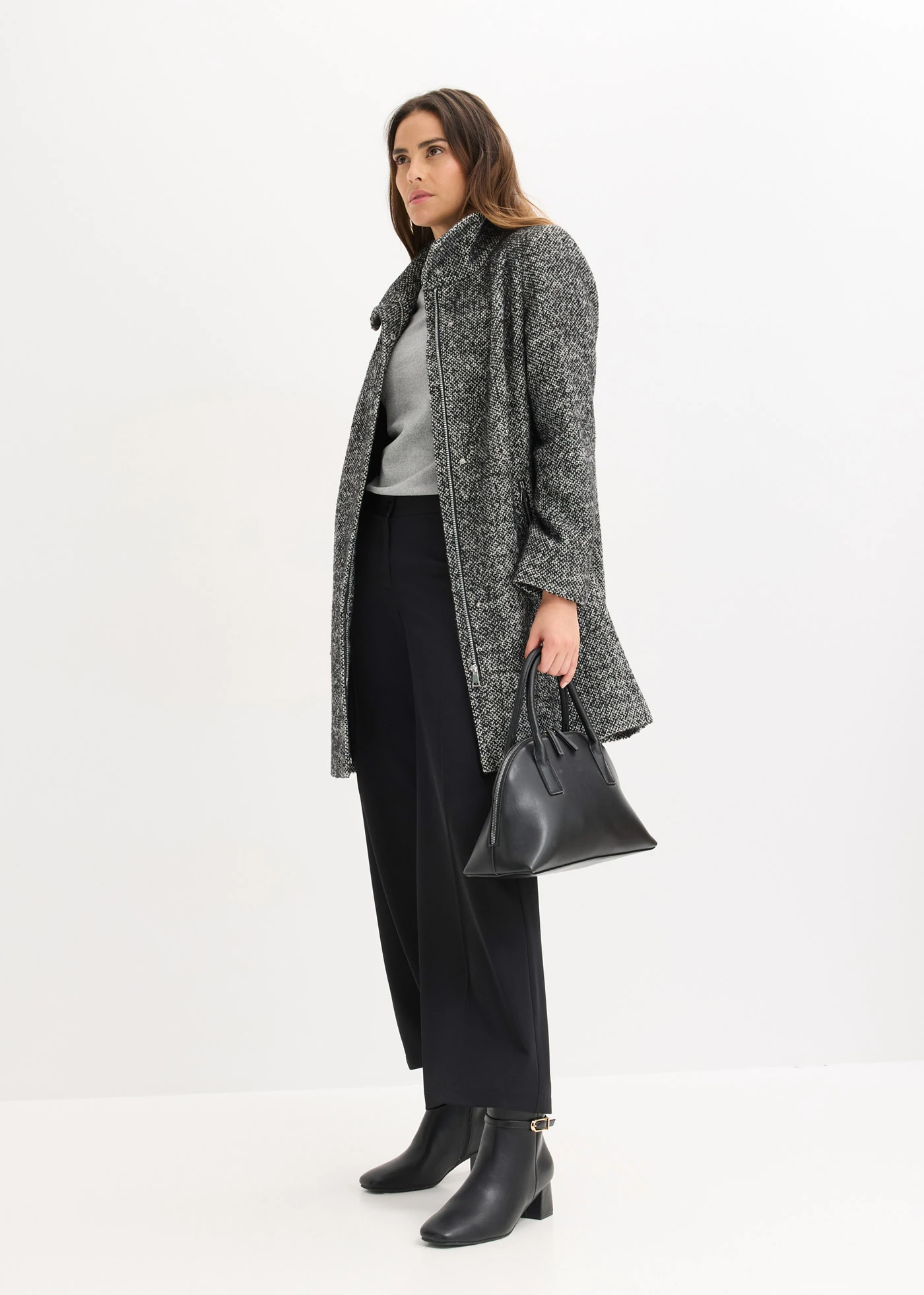 Korte coat in wollen look • zwart-zilverkleur gemêleerd • bonprix online shop