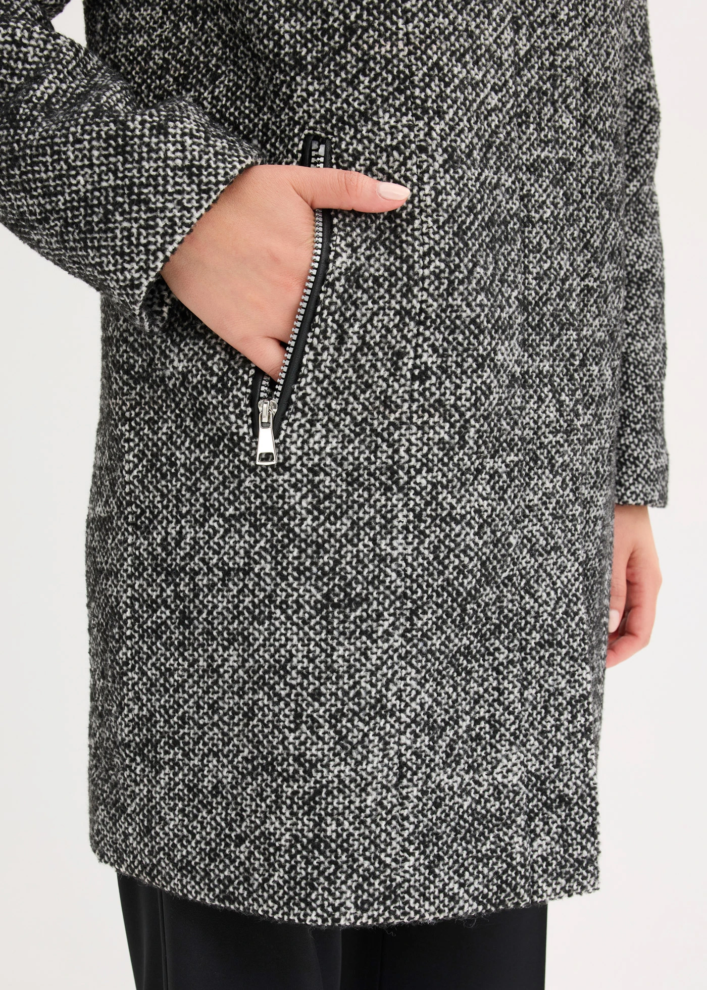 Korte coat in wollen look • zwart-zilverkleur gemêleerd • bonprix online shop
