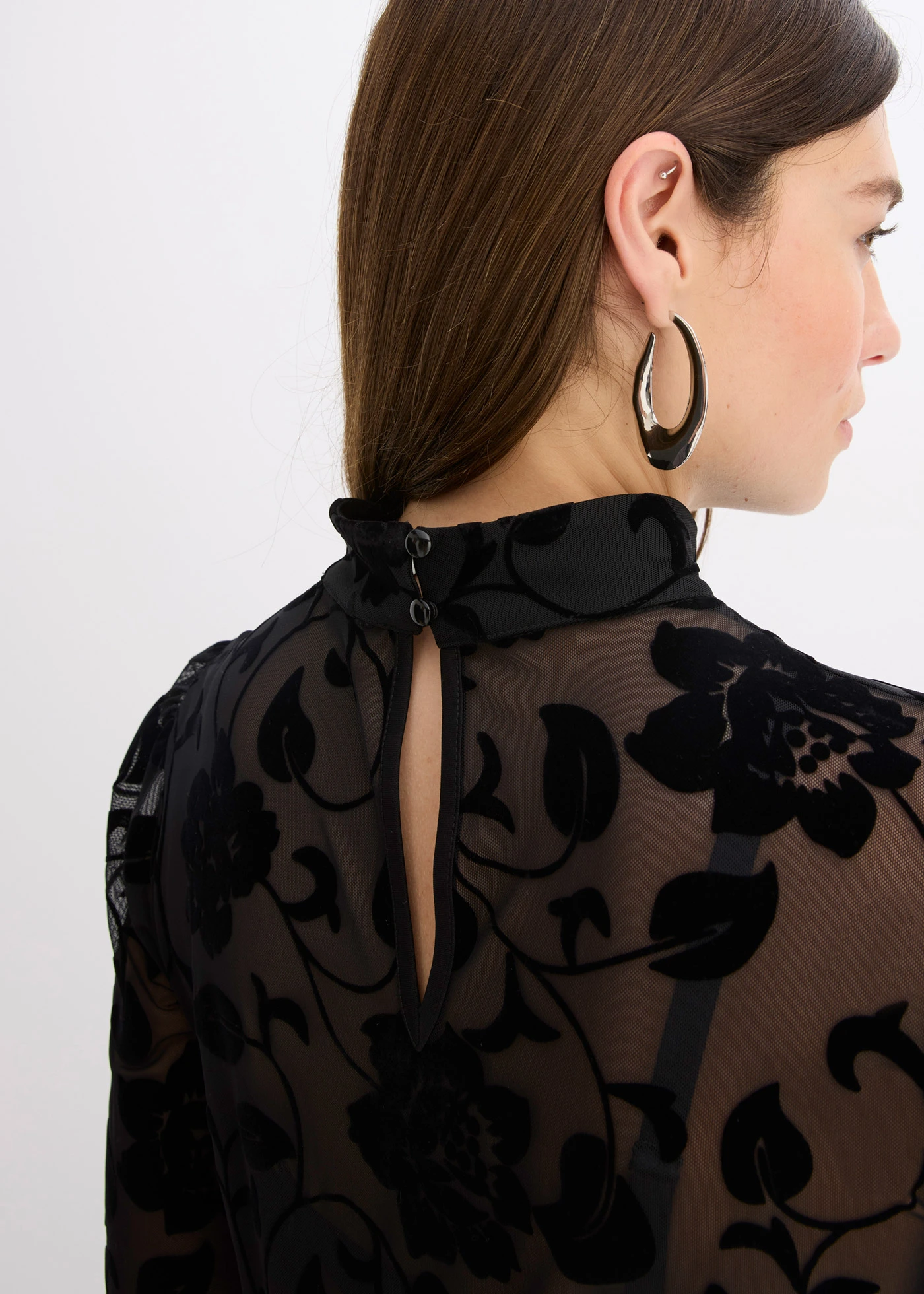 Transparant longsleeve met flockprint • zwart • bonprix online shop