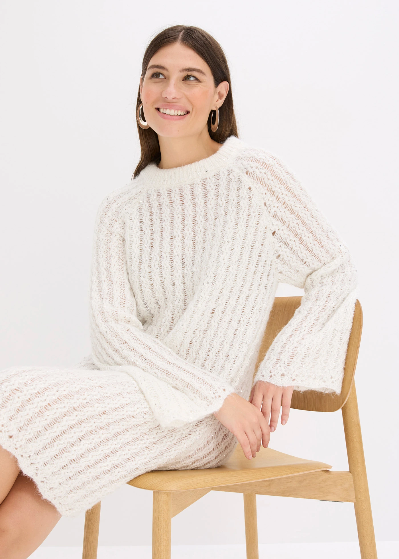 Robe courte en maille à nœud en satin, légèrement transparente • ecru • Boutique bonprix