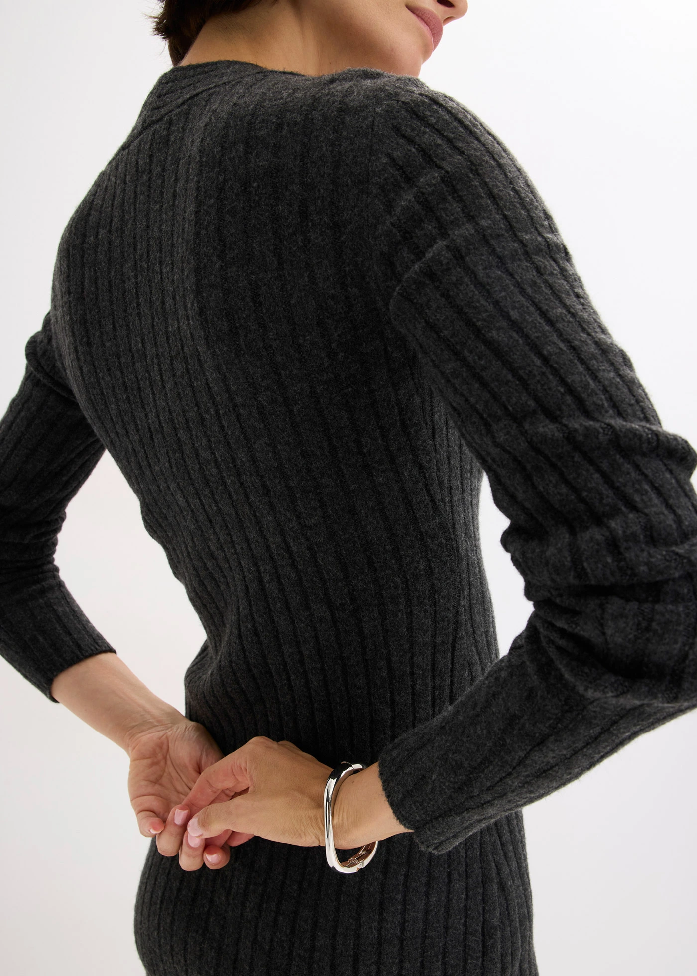 Pletené šaty s podílem vlny • antracitový melír melír • bonprix obchod