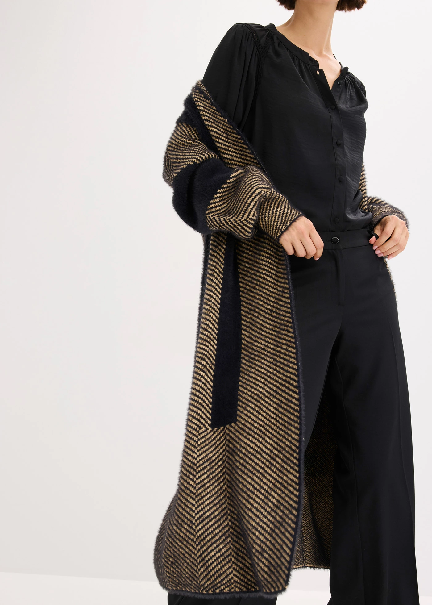 Gilet long en maille • noir • Boutique bonprix