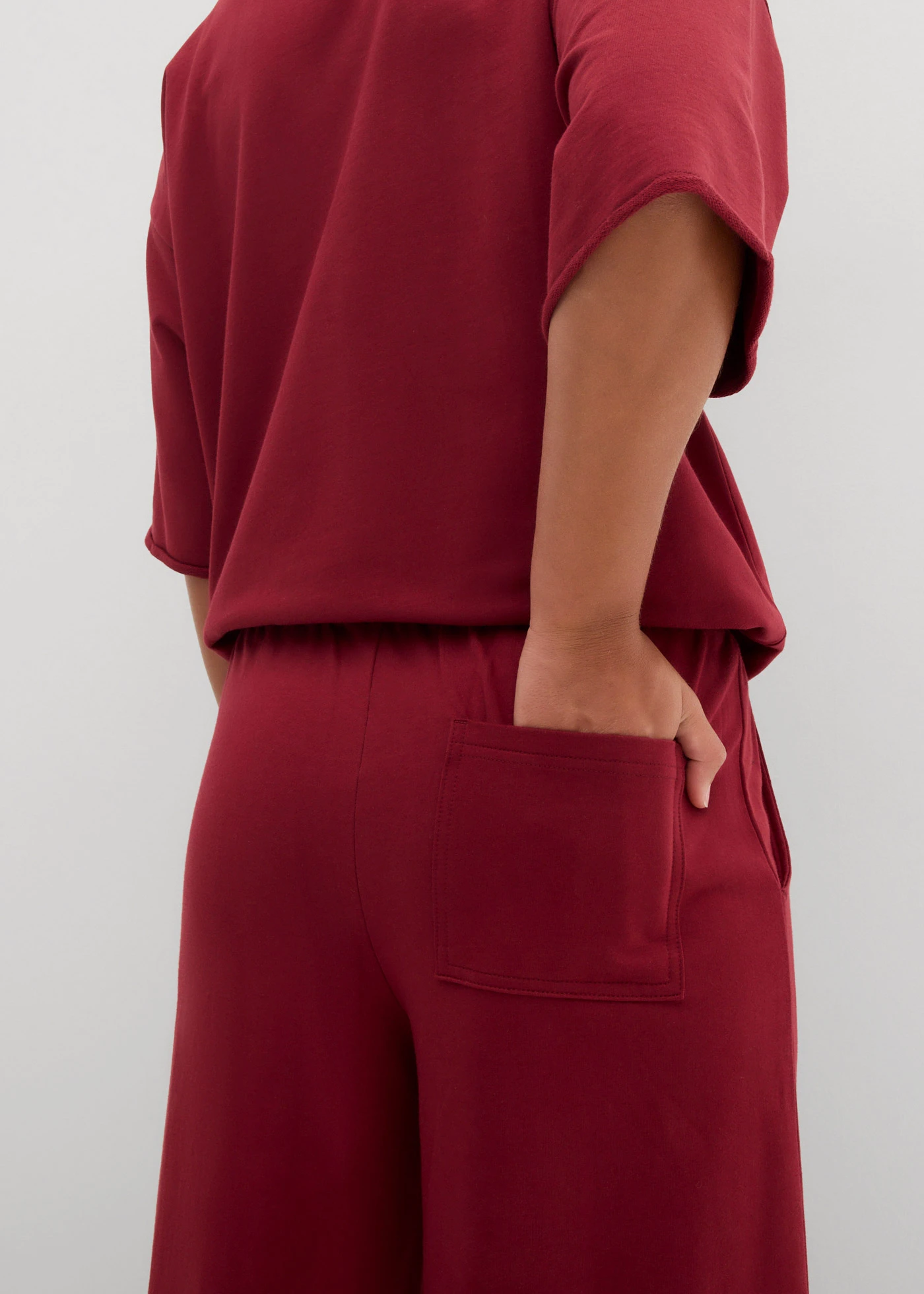 Pantalon sweat 7/8 large en coton • rouge prune • product-page.page-title-suffix