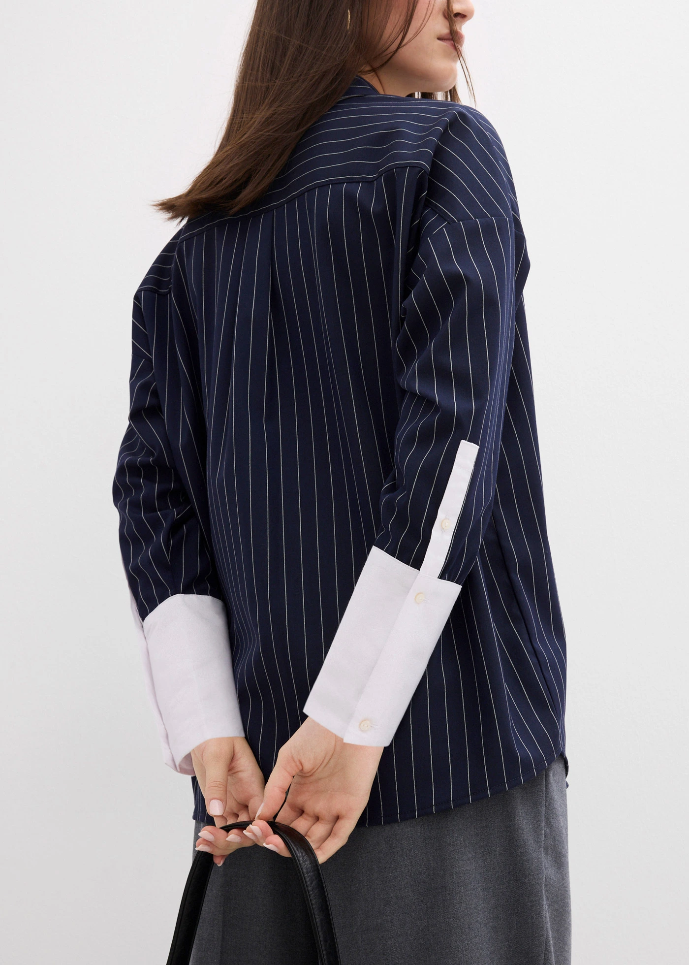 Halenka z viskózové směsi s vlasovým proužkem • tmavě modro-bílá s podélnými proužky • bonprix obchod