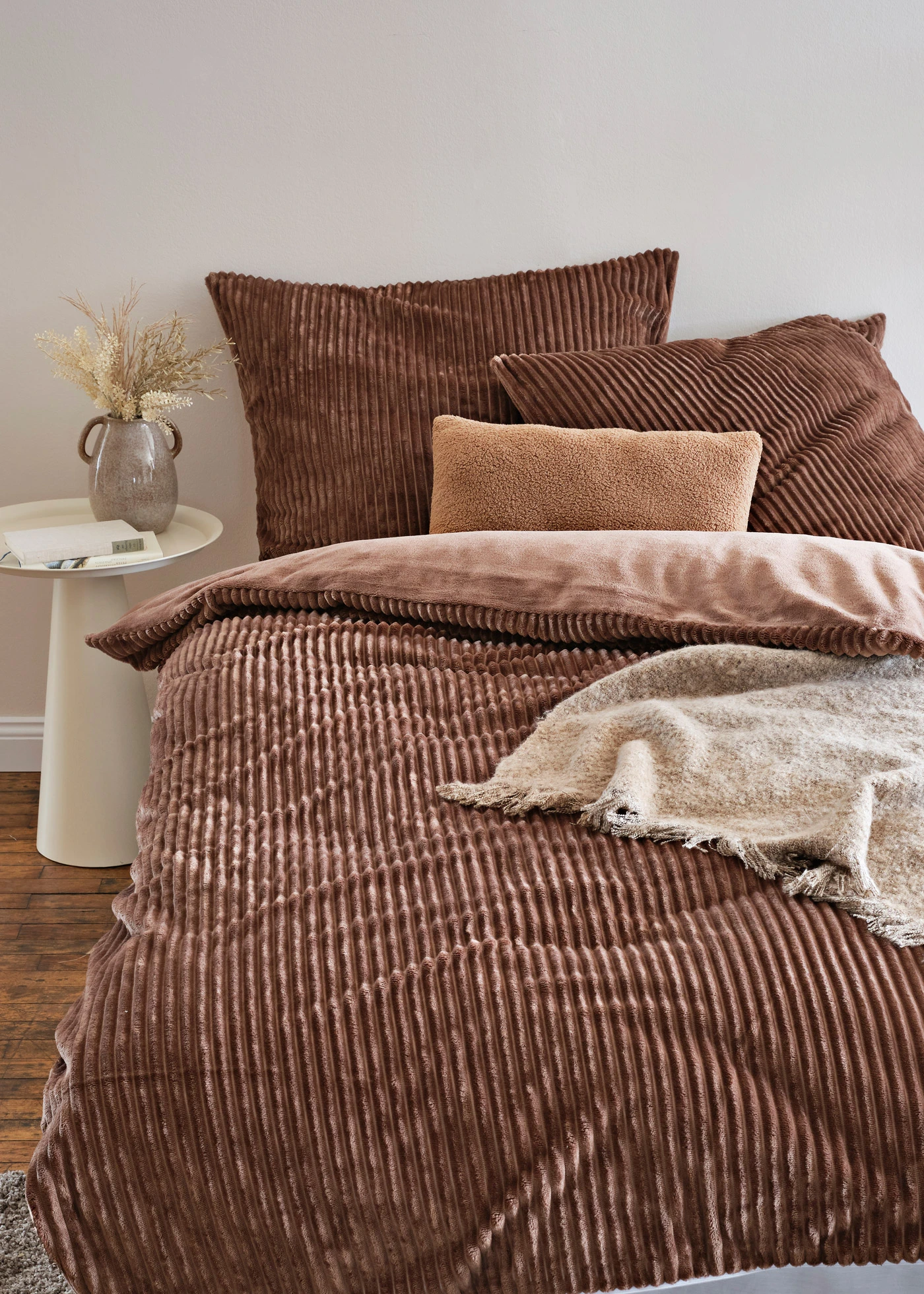 Posteľná bielizeň Cashmere Touch s kordovanou štruktúrou • gaštanovo hnedá • obchod bonprix