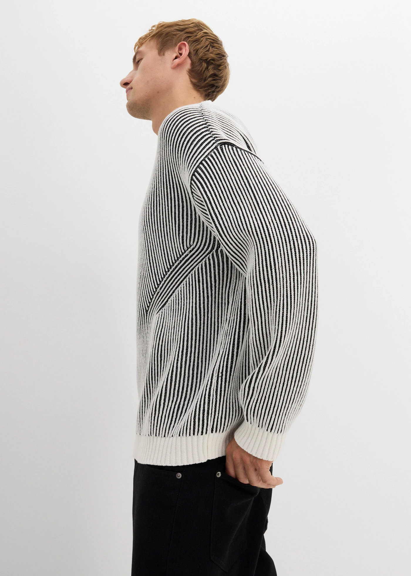 Žebrovaný svetr z bavlněné směsi, Loose Fit • černo-přírodní bílá s proužky • bonprix obchod