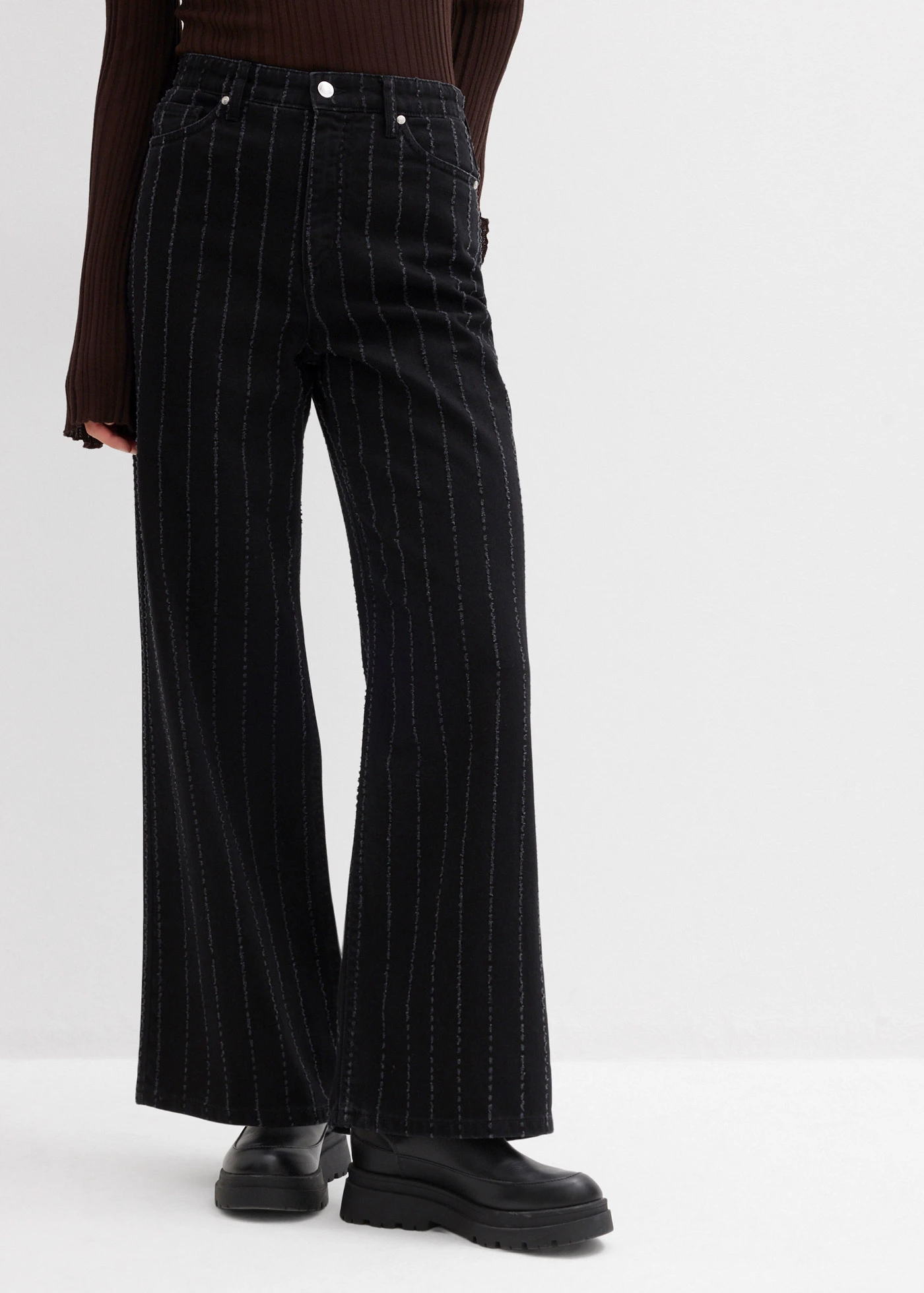 Blugi wide leg High Waist cu efecte destroyed • negru denim uzat • magazin bonprix