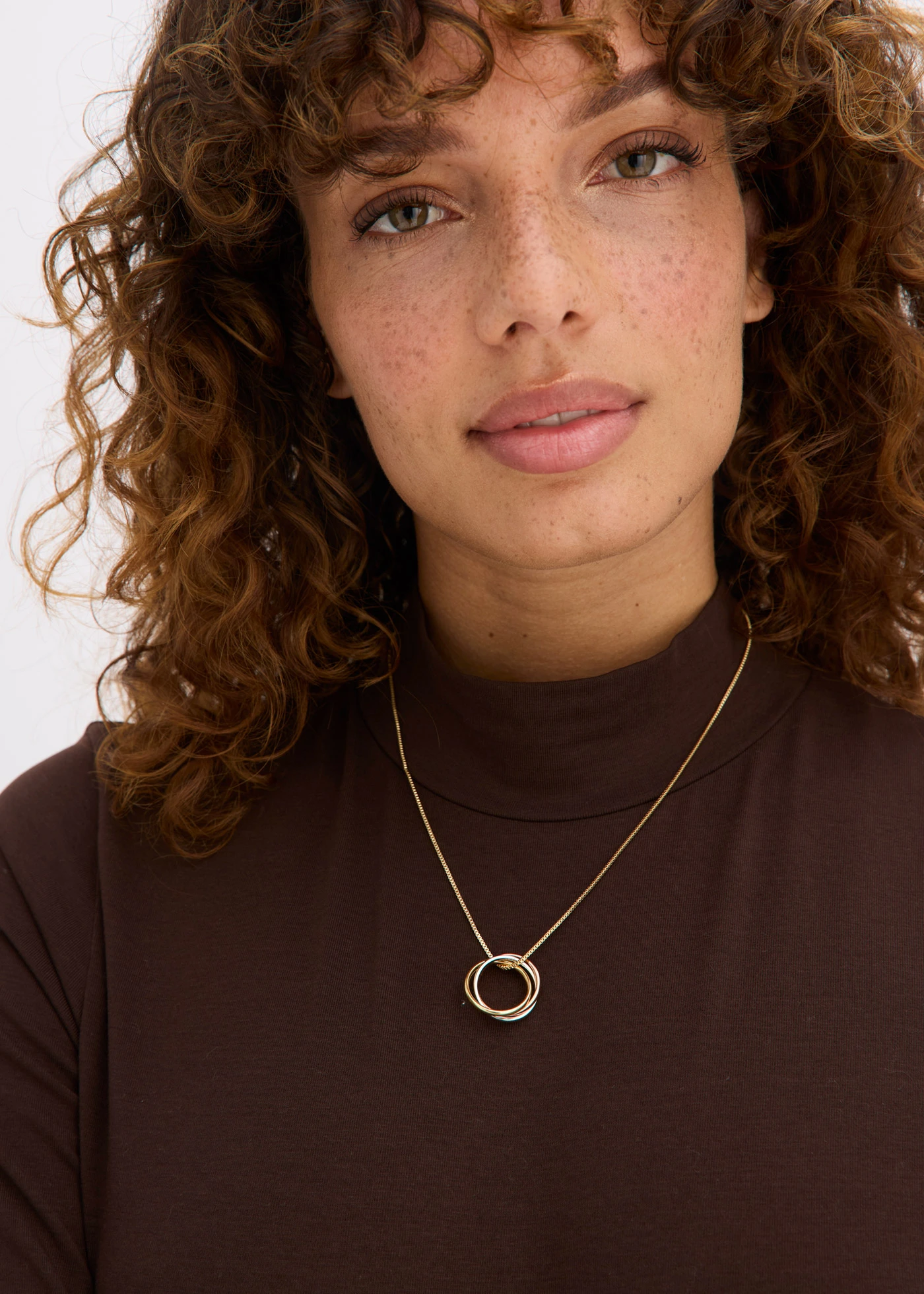 Víceřadý náhrdelník s přívěskem • pozlacené-růžovozlatě pozlacené-stříbrně rhodinované • bonprix obchod