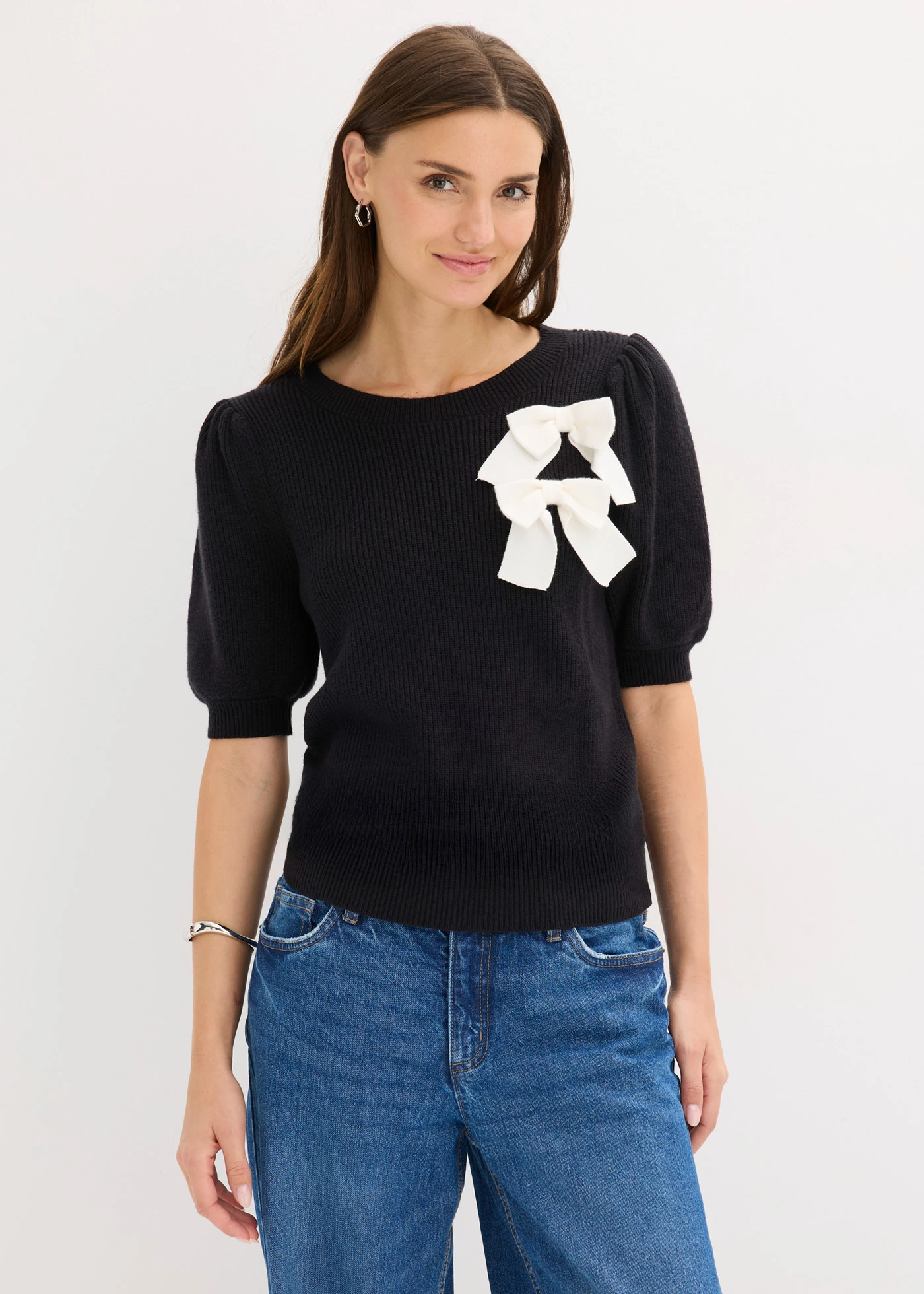 Svetr s aplikací mašle • černá • bonprix obchod