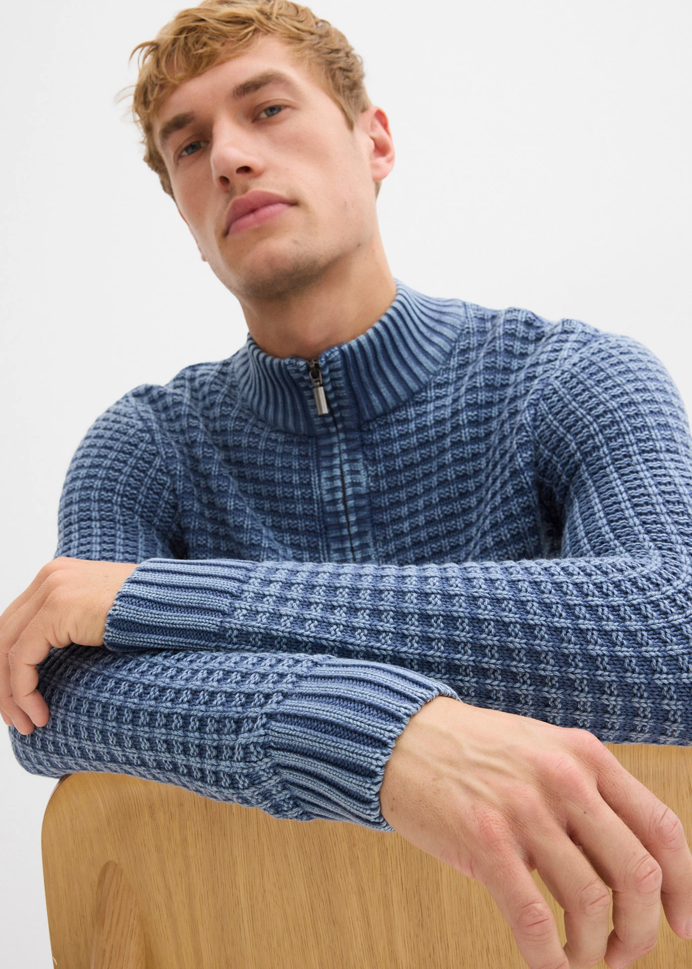 Gestructureerde grof gebreide trui in gewassen look met katoen • blauw • bonprix online shop