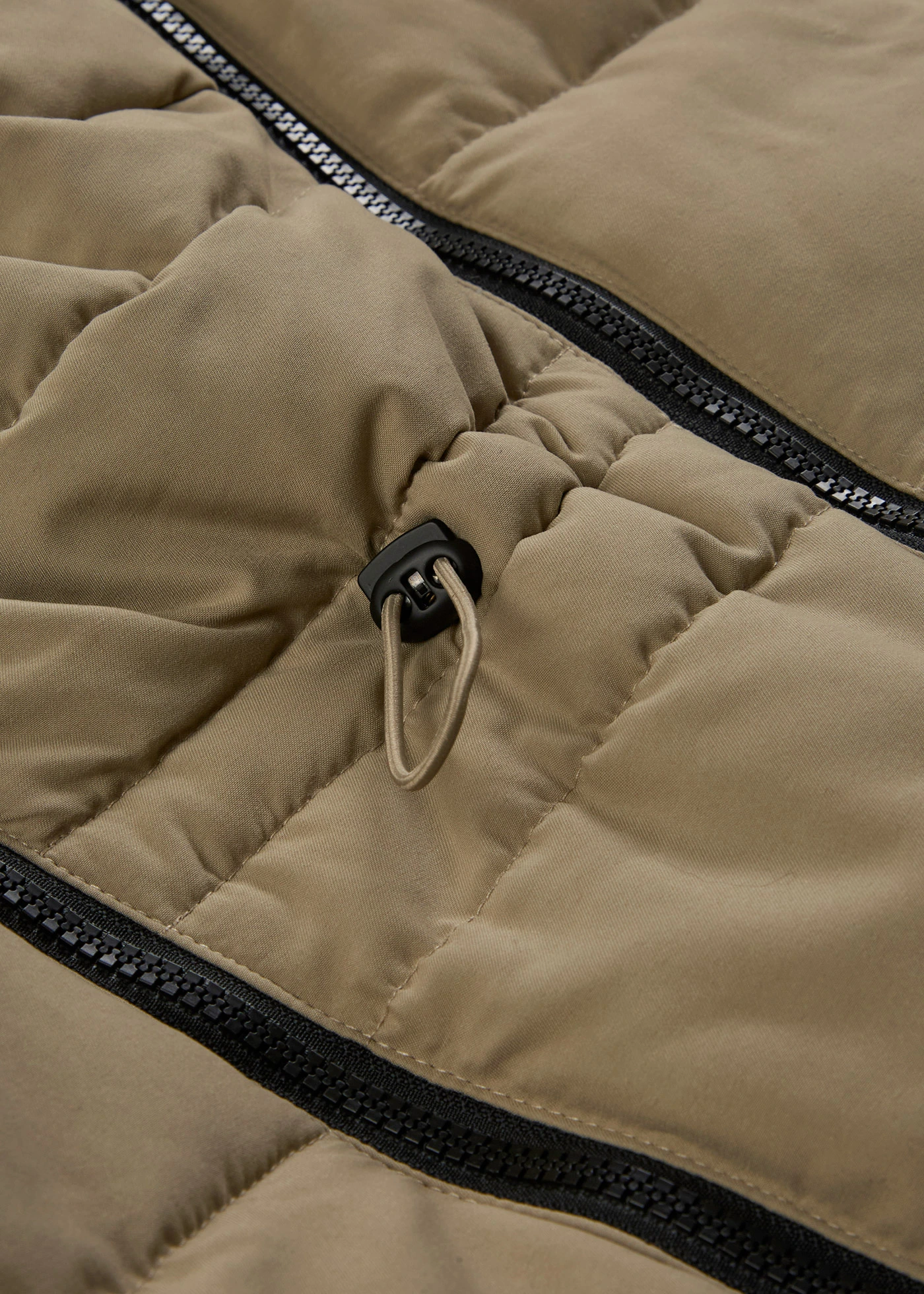 Pikowany płaszcz ciążowy 3w1 z wstawką na nosidełko, z poliestru z recyklingu • khaki • sklep bonprix