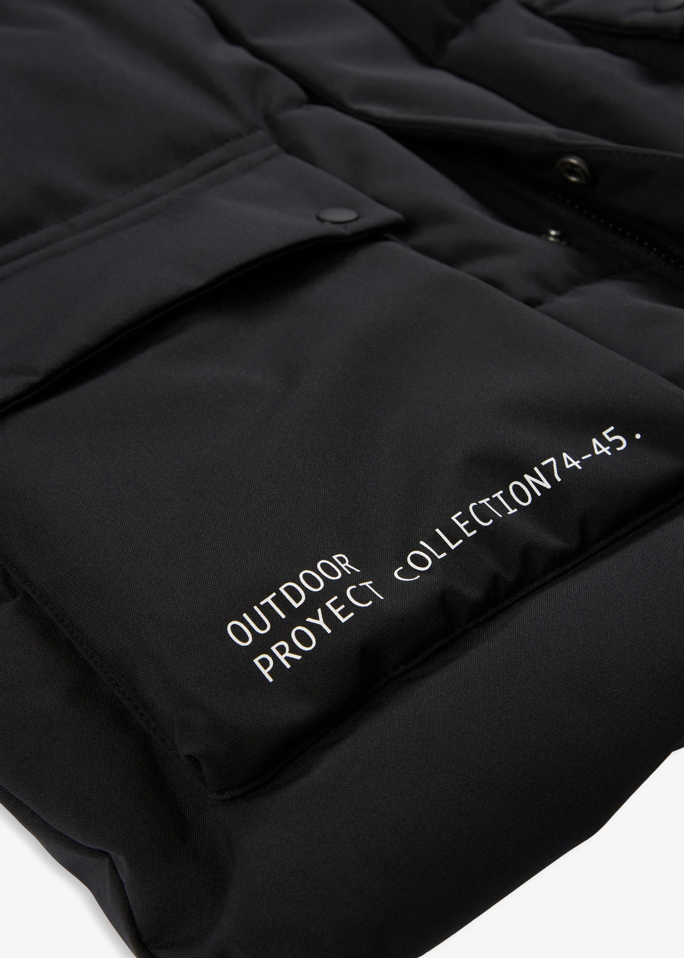 Gewatteerde parka met sportieve details en capuchon • zwart • bonprix online shop