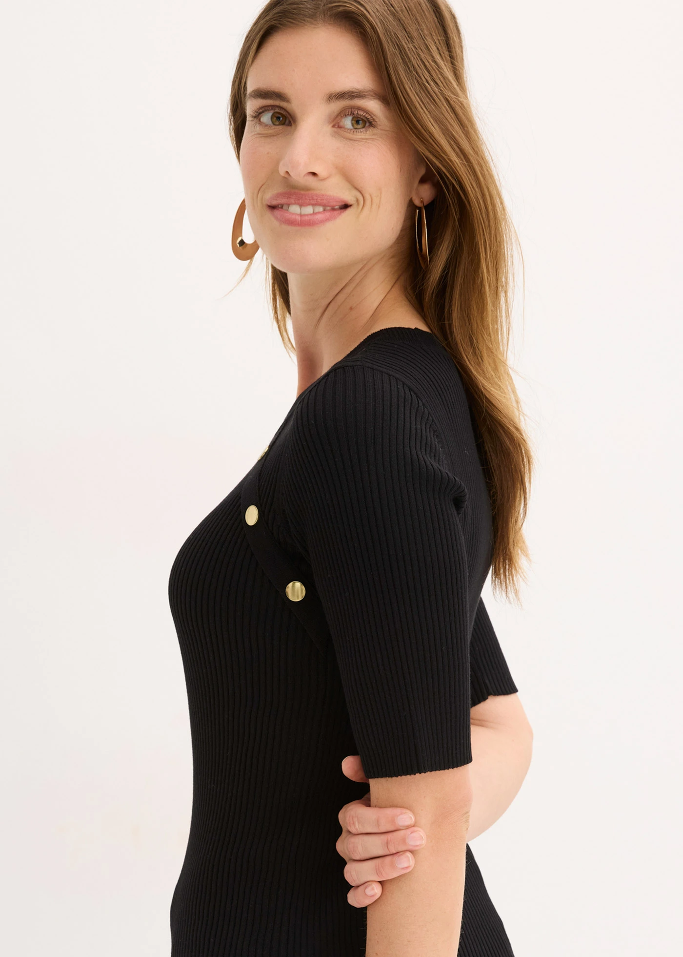 Pull doux en fine maille, viscose majoritaire • noir • product-page.page-title-suffix