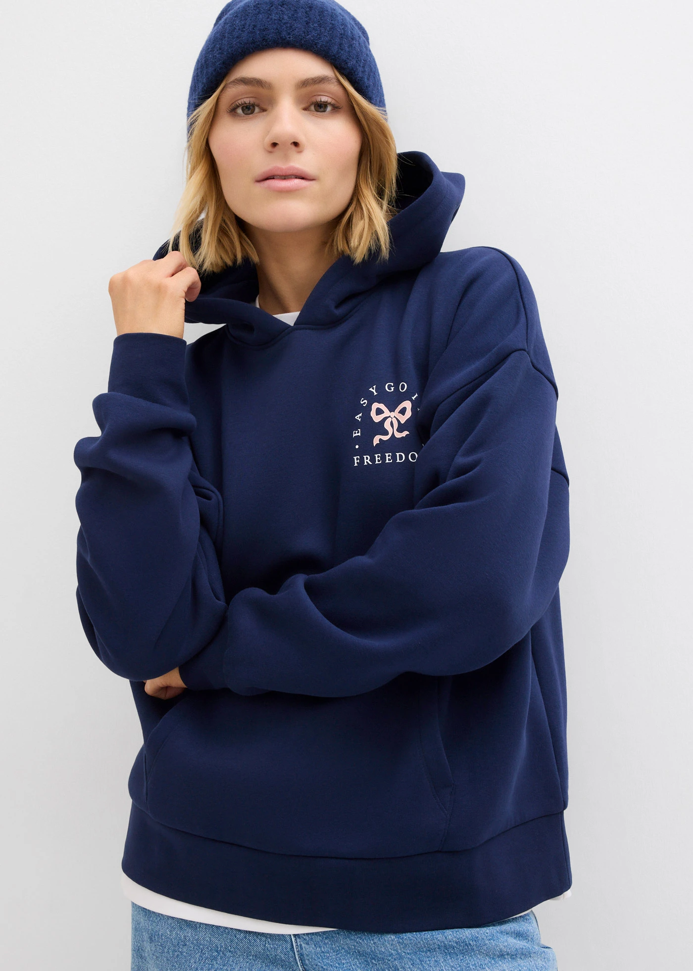 Oversize mikina z bavlněné směsi • tmavě modrá s potiskem • bonprix obchod