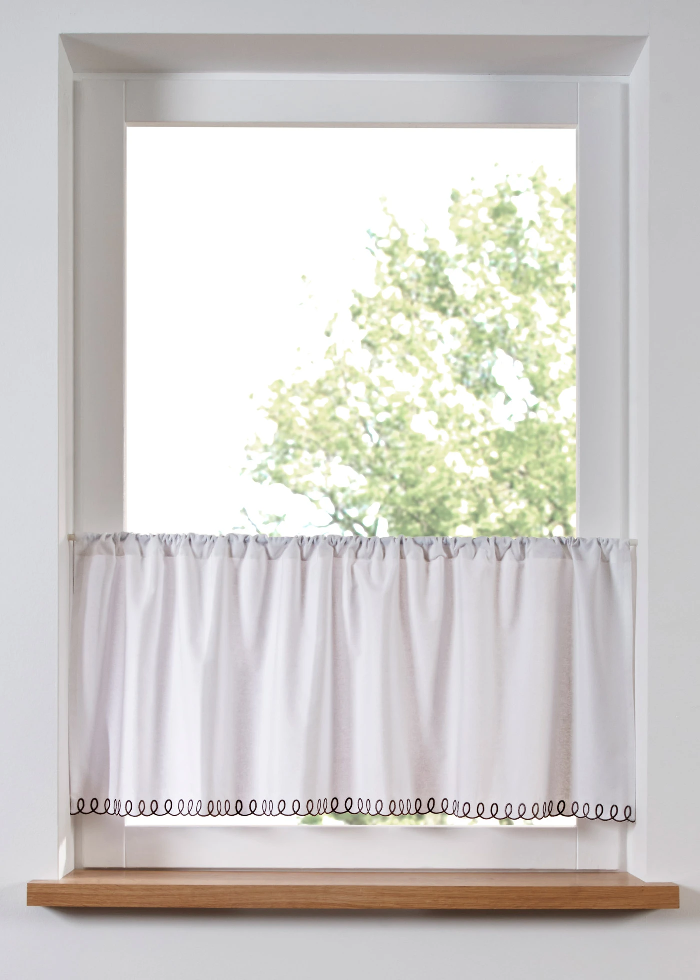 Vitrážková záclona z organické bavlny • bílo-šedá • bonprix obchod